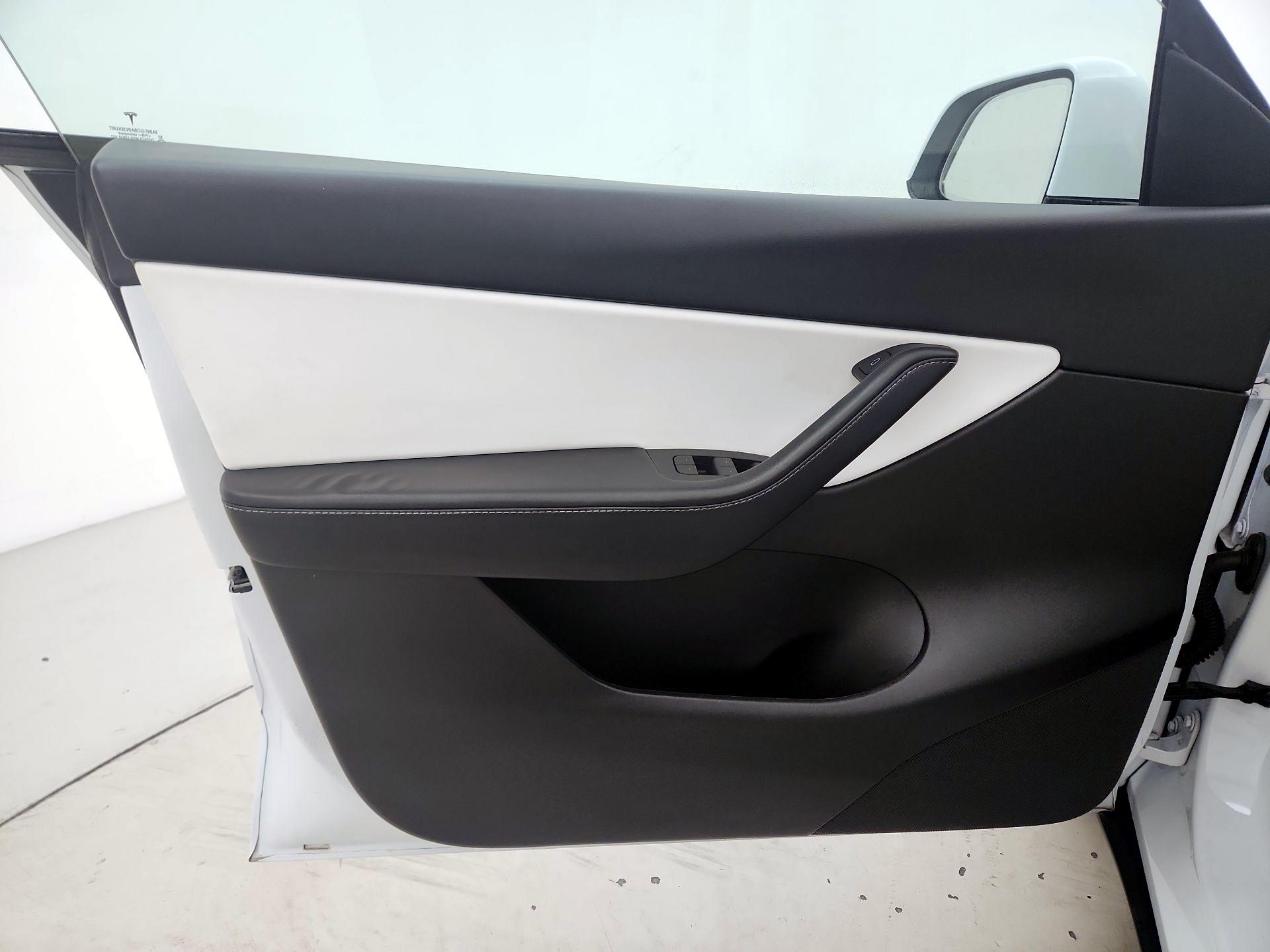 Thumbnail: 2022 Tesla Model Y - 12