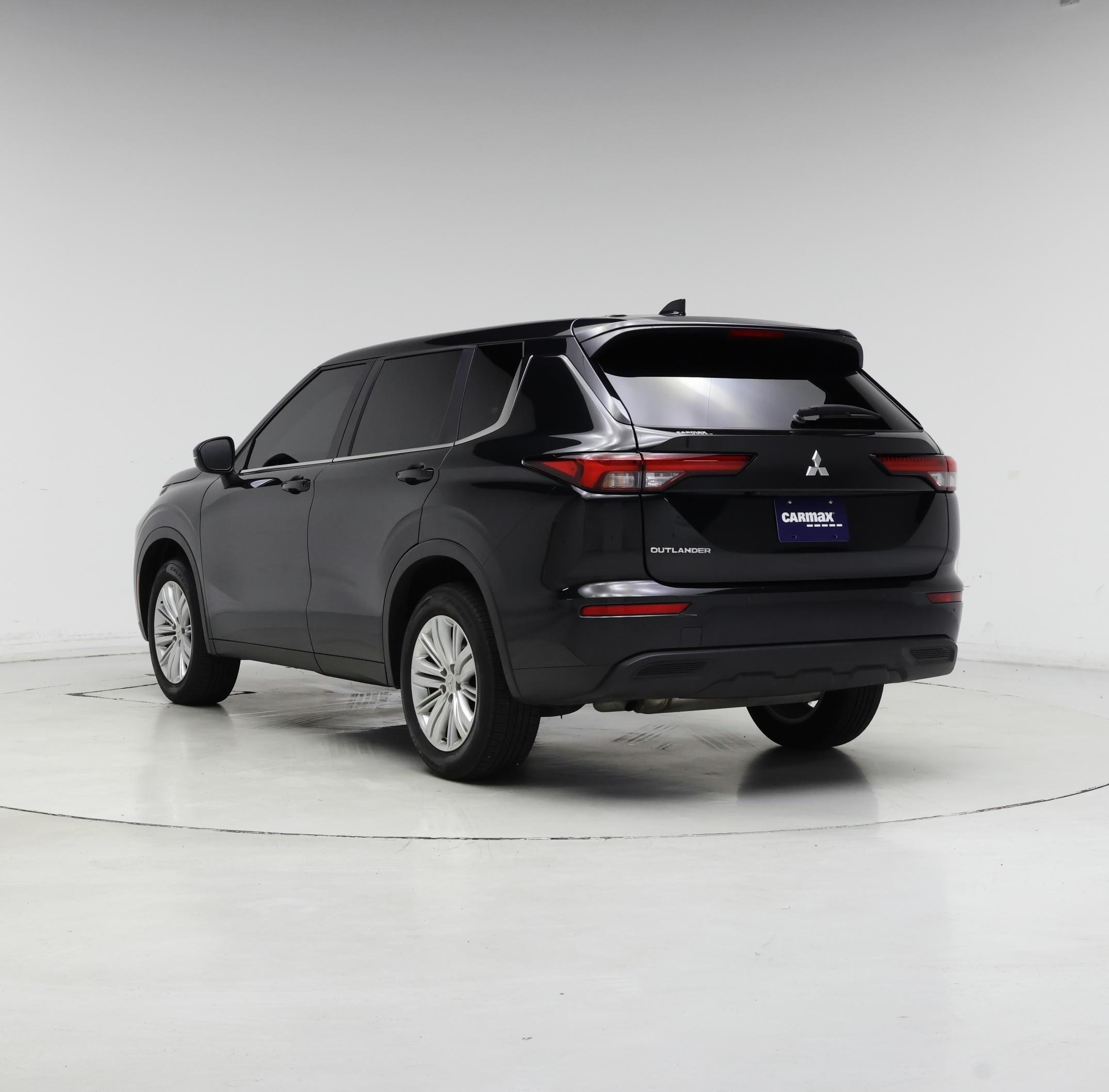 Thumbnail: 2024 Mitsubishi Outlander - 2