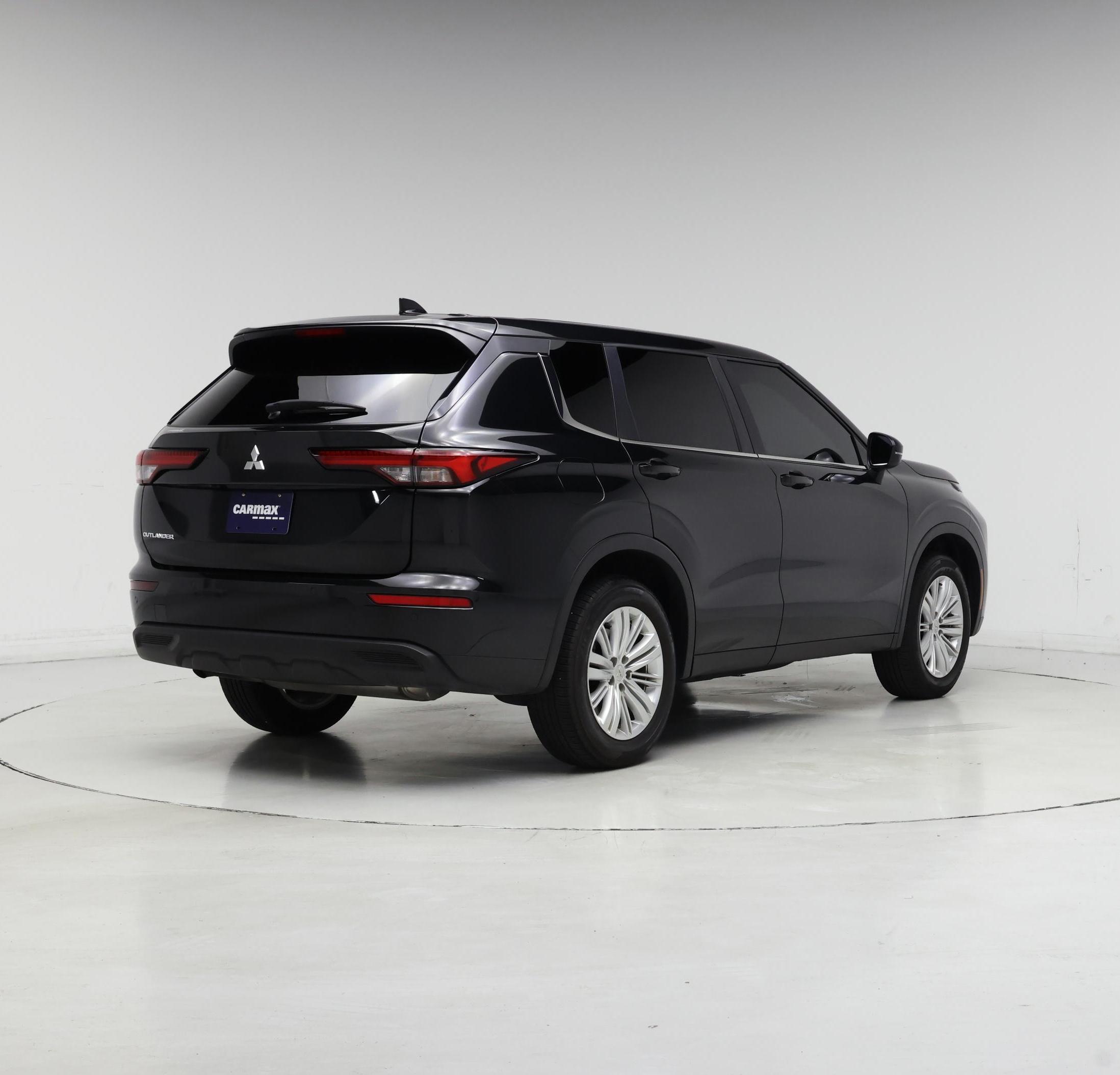Thumbnail: 2024 Mitsubishi Outlander - 8