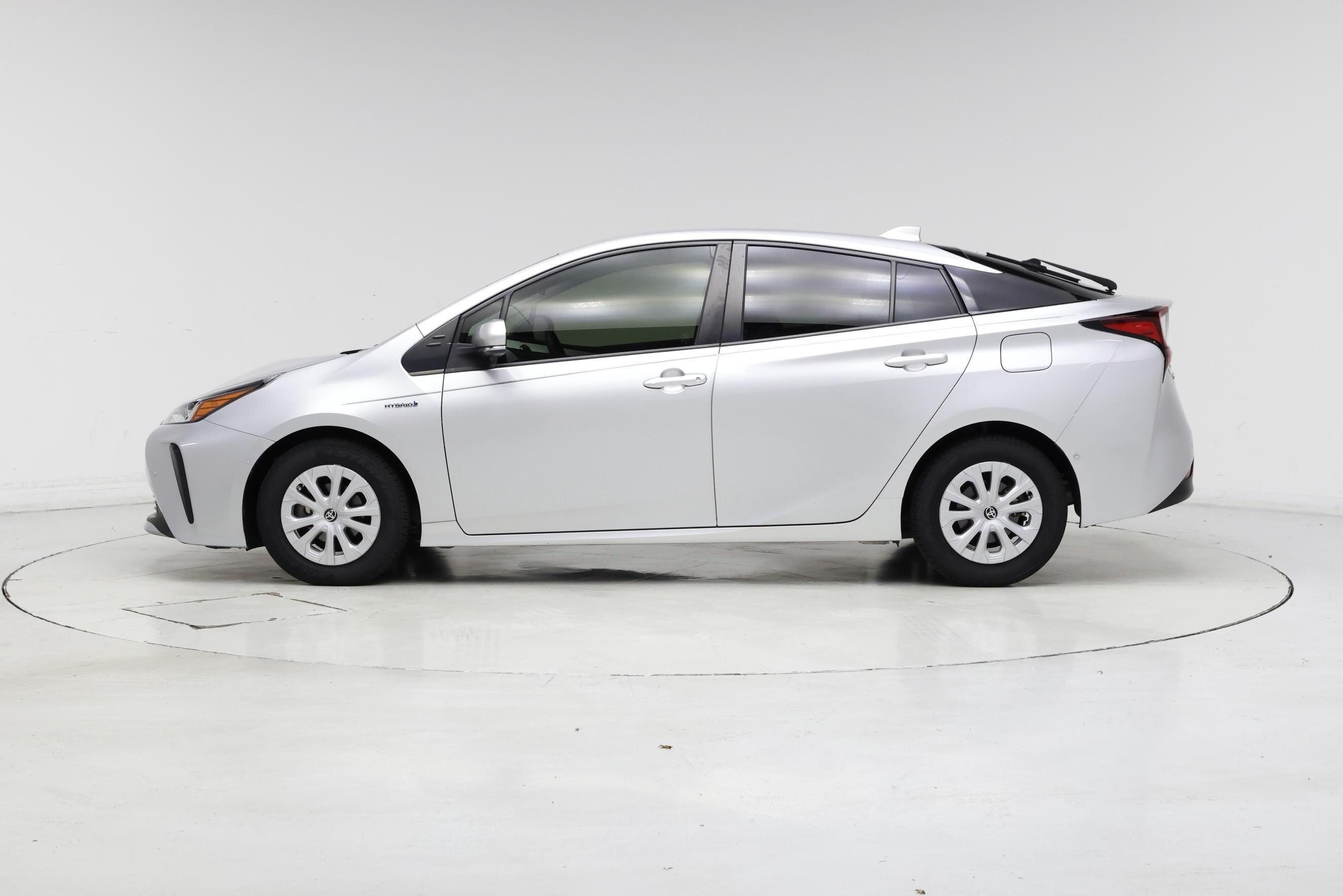 Thumbnail: 2022 Toyota Prius - 3