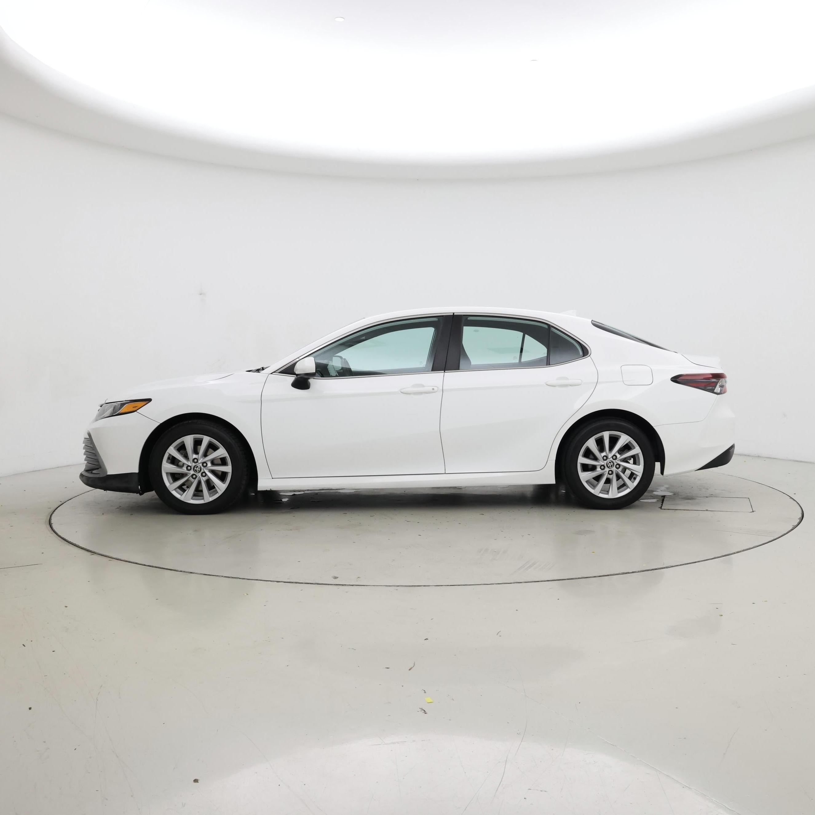 Thumbnail: 2022 Toyota Camry - 3