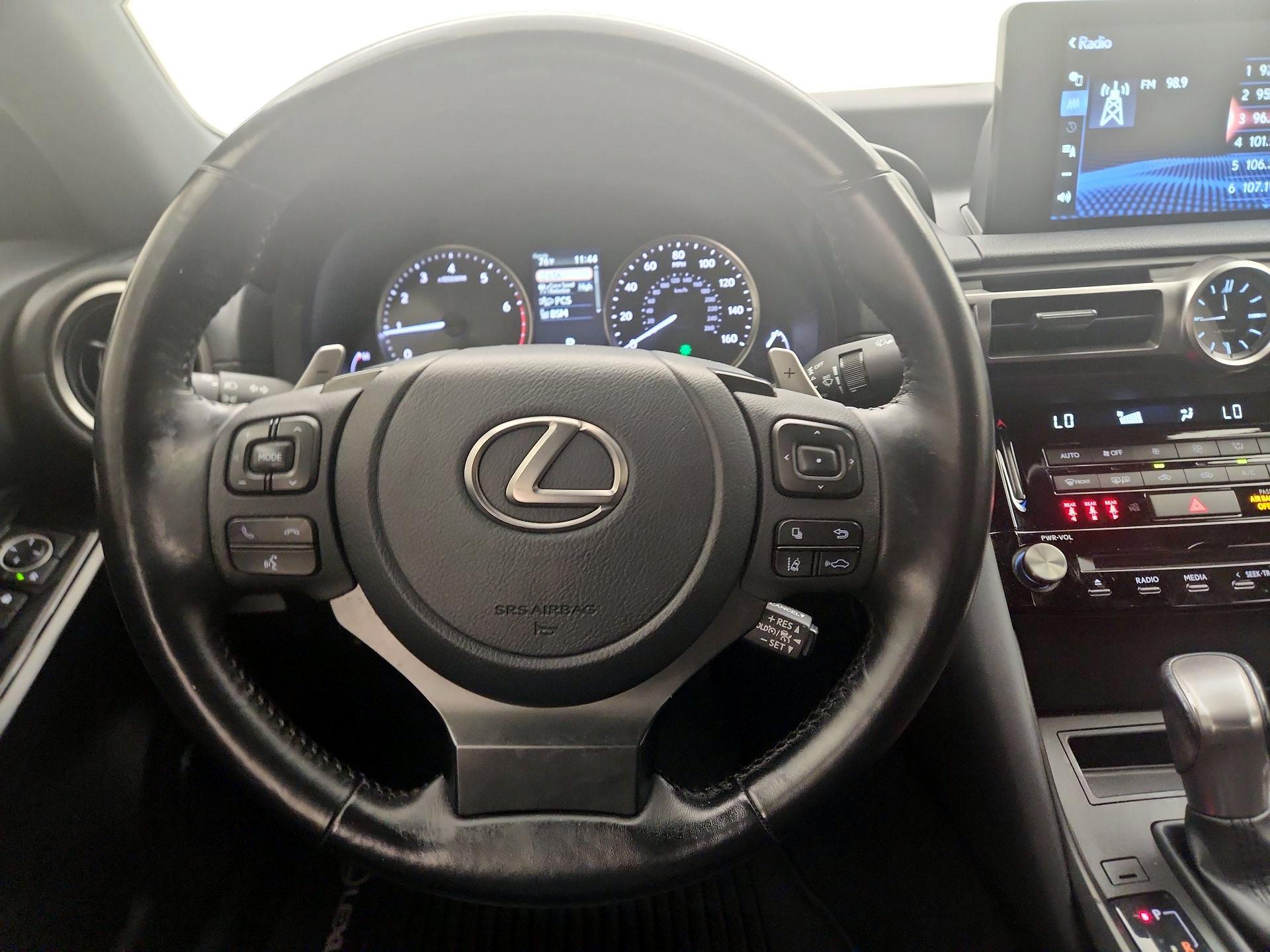 Thumbnail: 2022 Lexus IS - 10