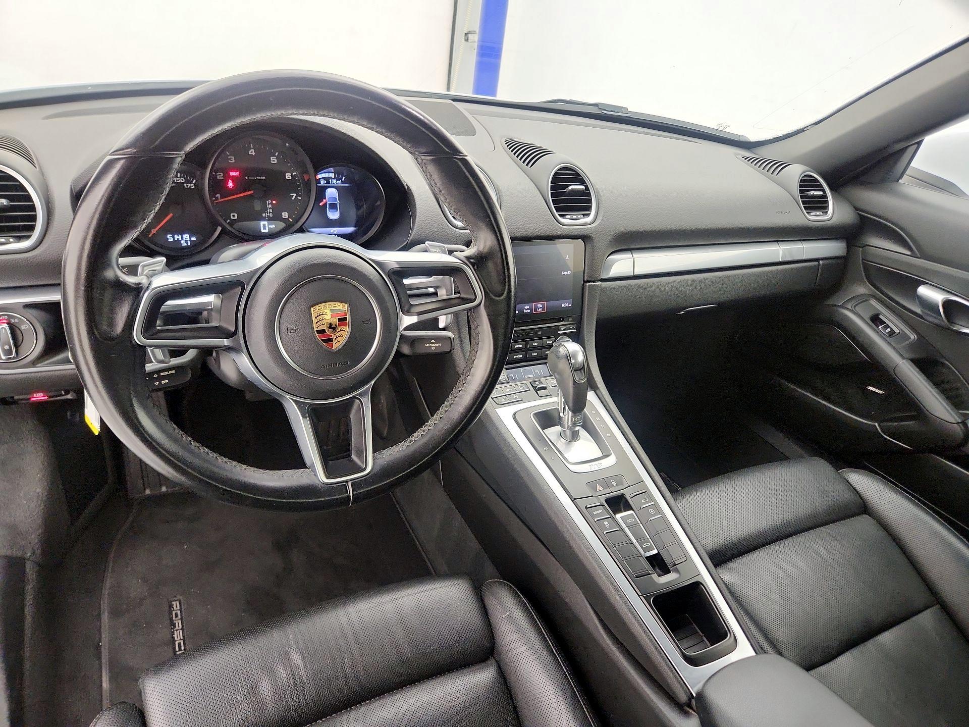 Thumbnail: 2017 Porsche 718 Boxster - 9