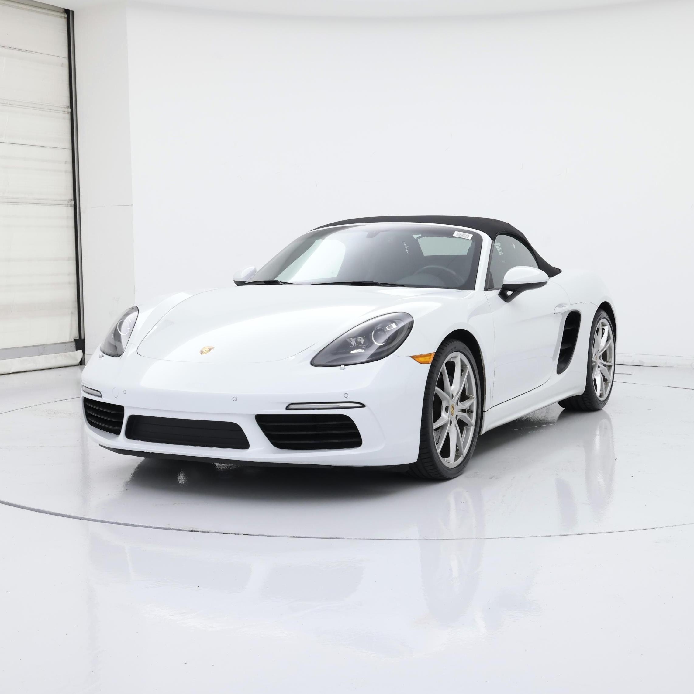 Thumbnail: 2017 Porsche 718 Boxster - 4