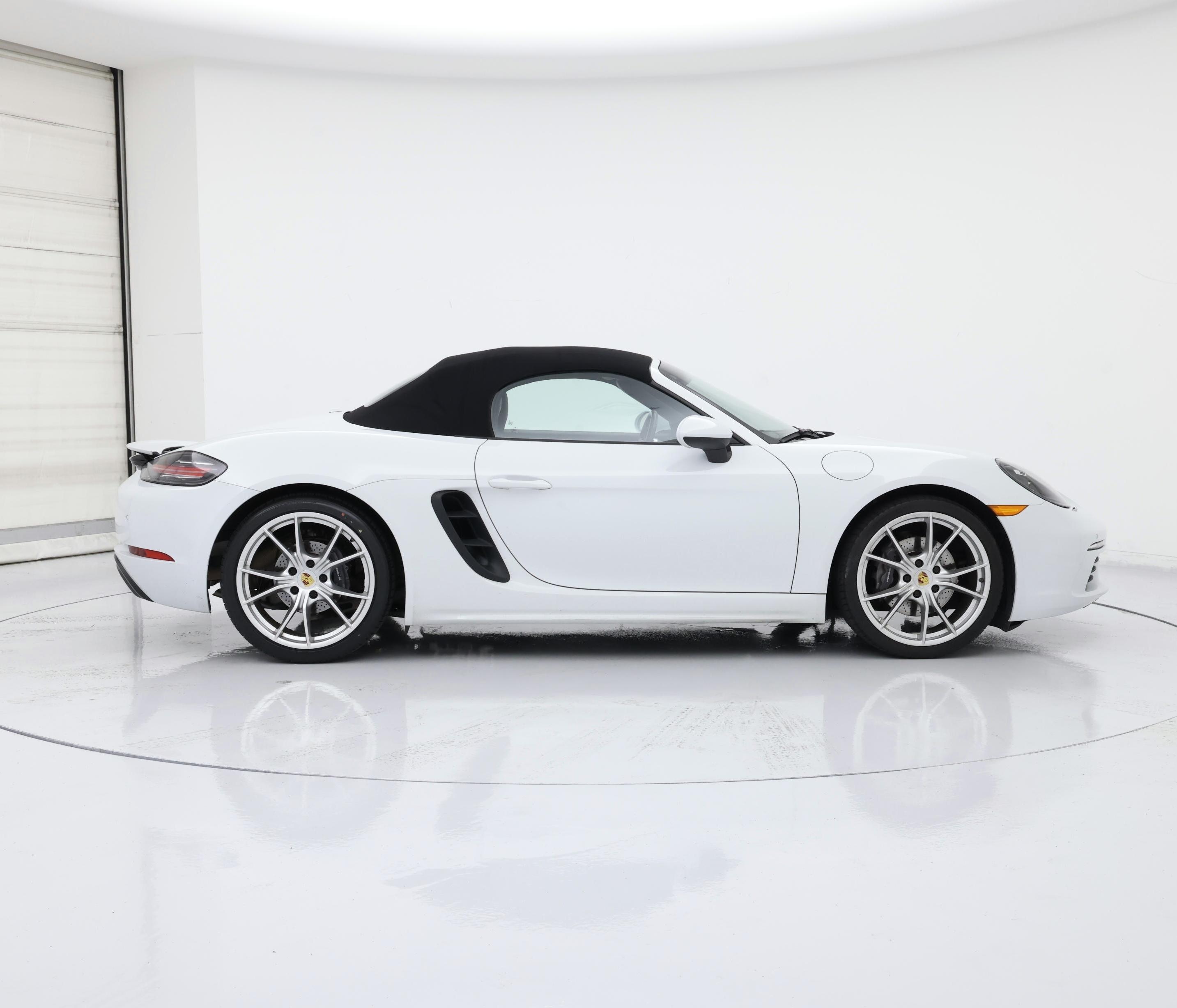 Thumbnail: 2017 Porsche 718 Boxster - 7