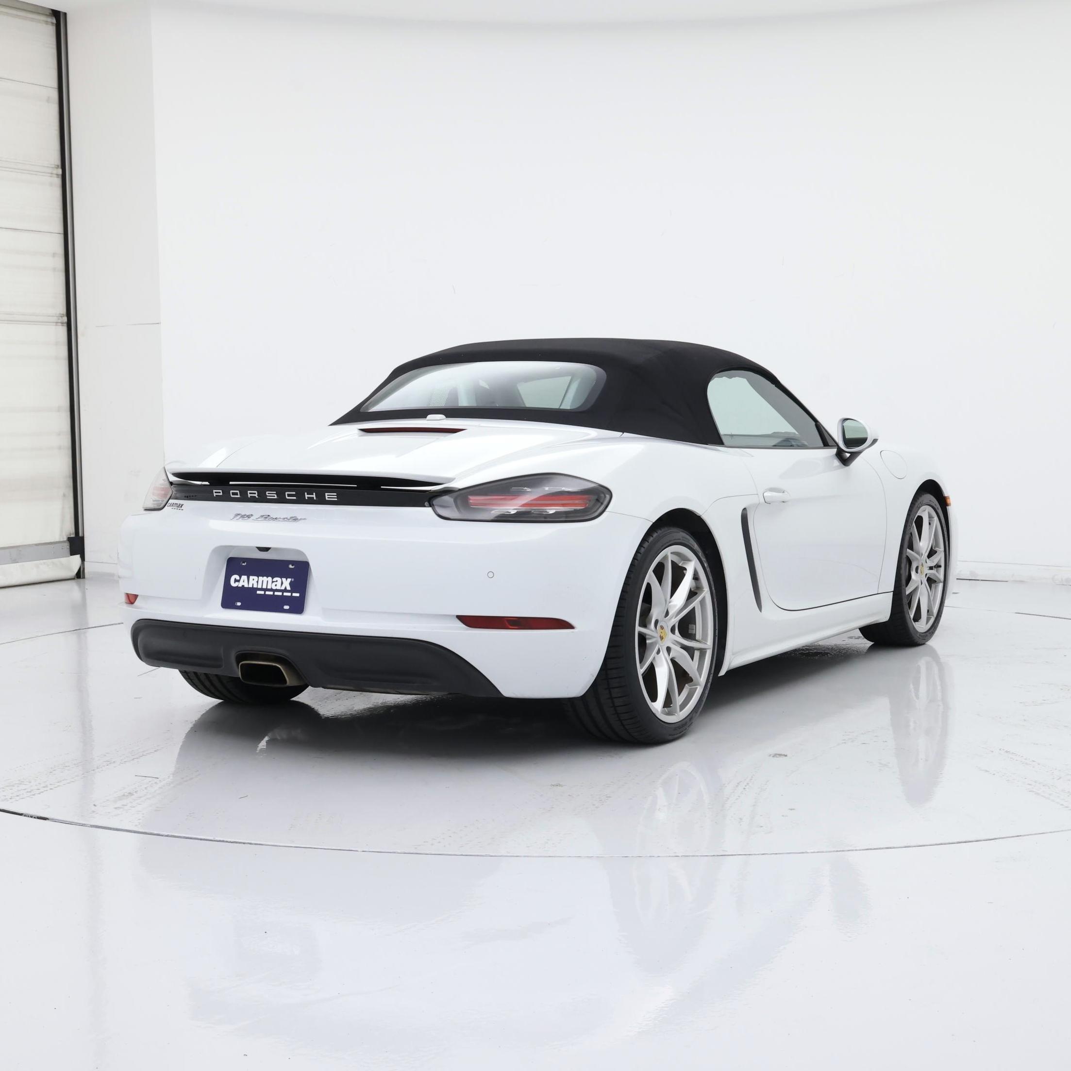 Thumbnail: 2017 Porsche 718 Boxster - 8