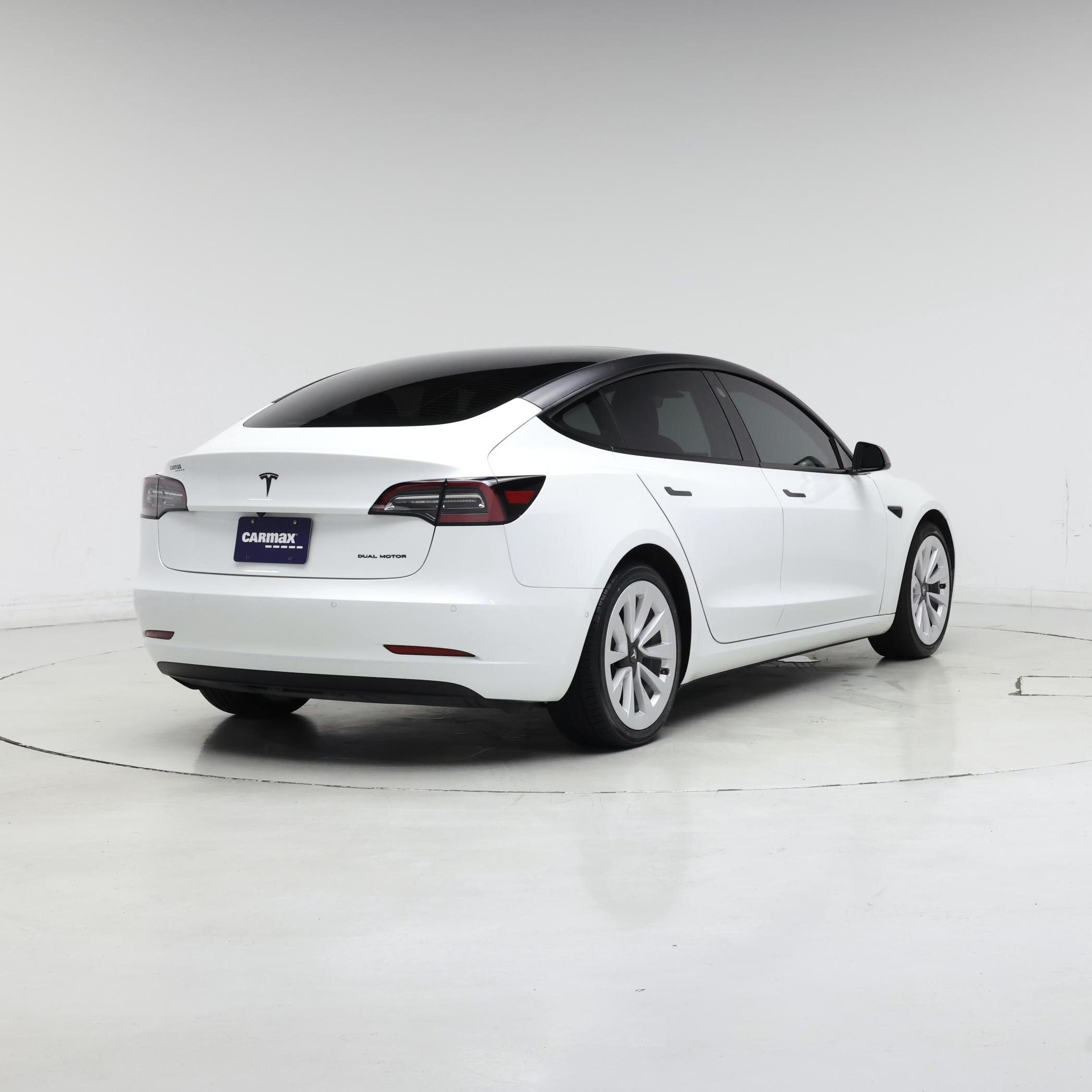 Thumbnail: 2022 Tesla Model 3 - 8