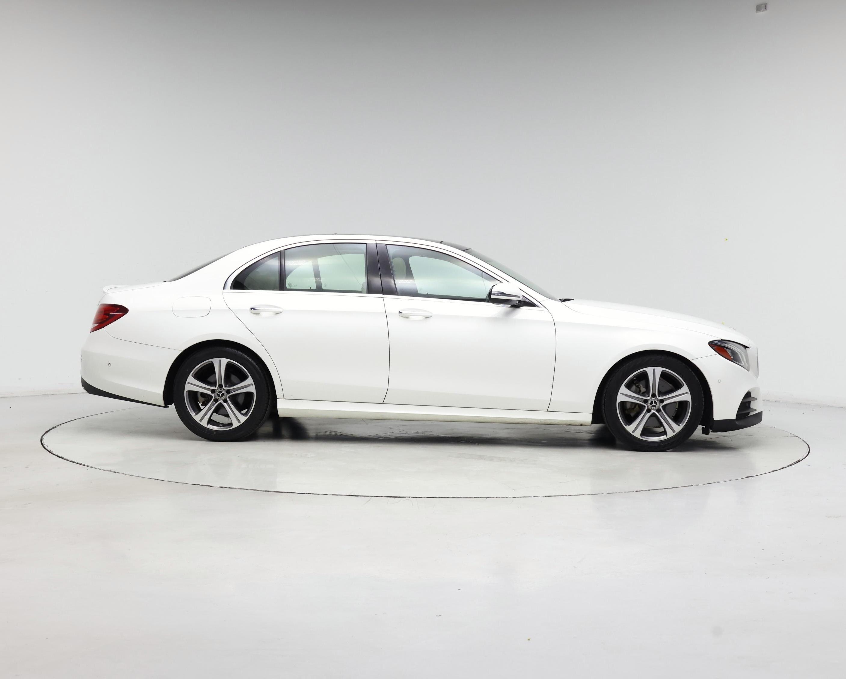 Thumbnail: 2018 Mercedes-Benz E-Class - 7