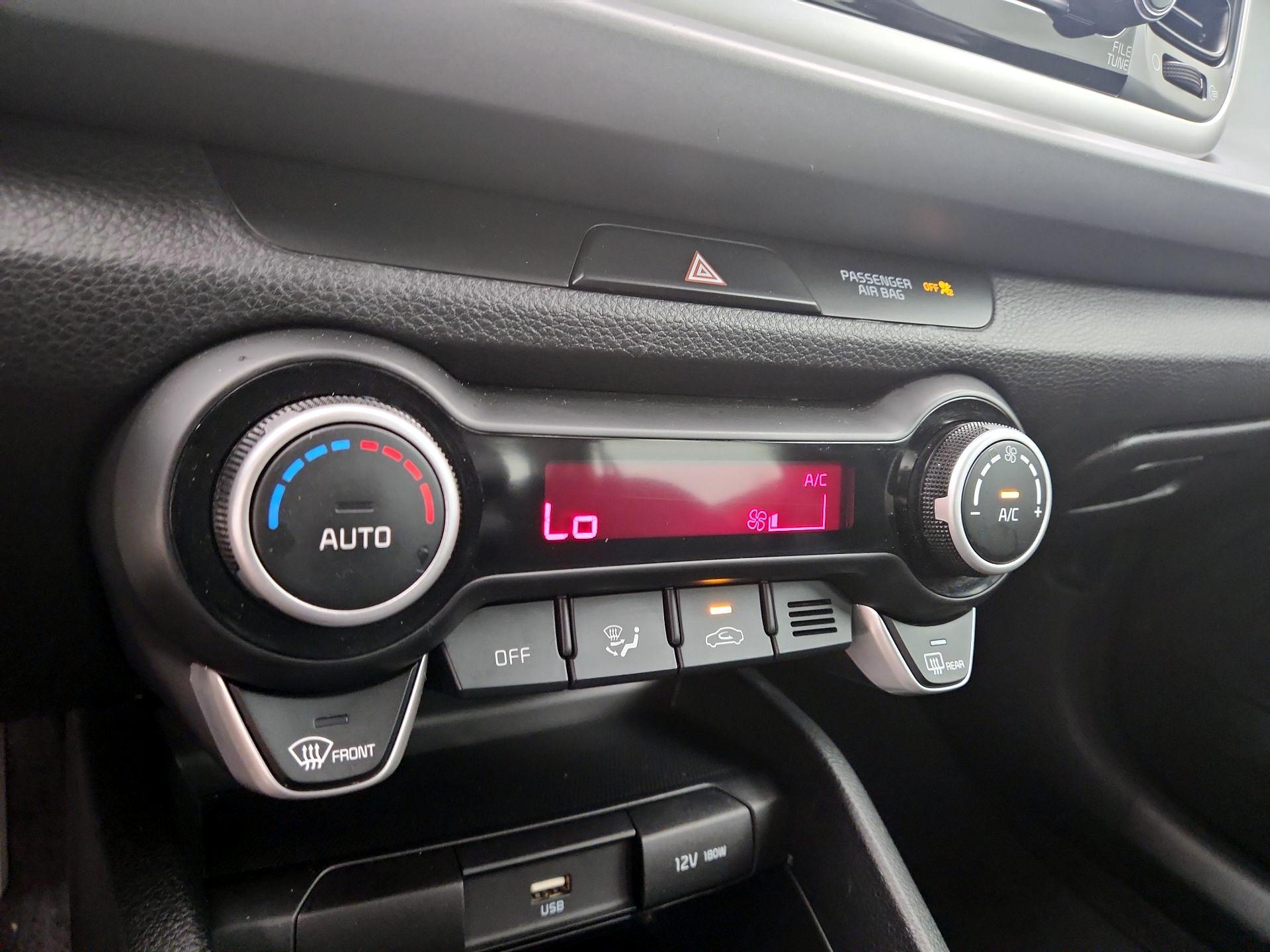 Thumbnail: 2023 Kia Rio - 16