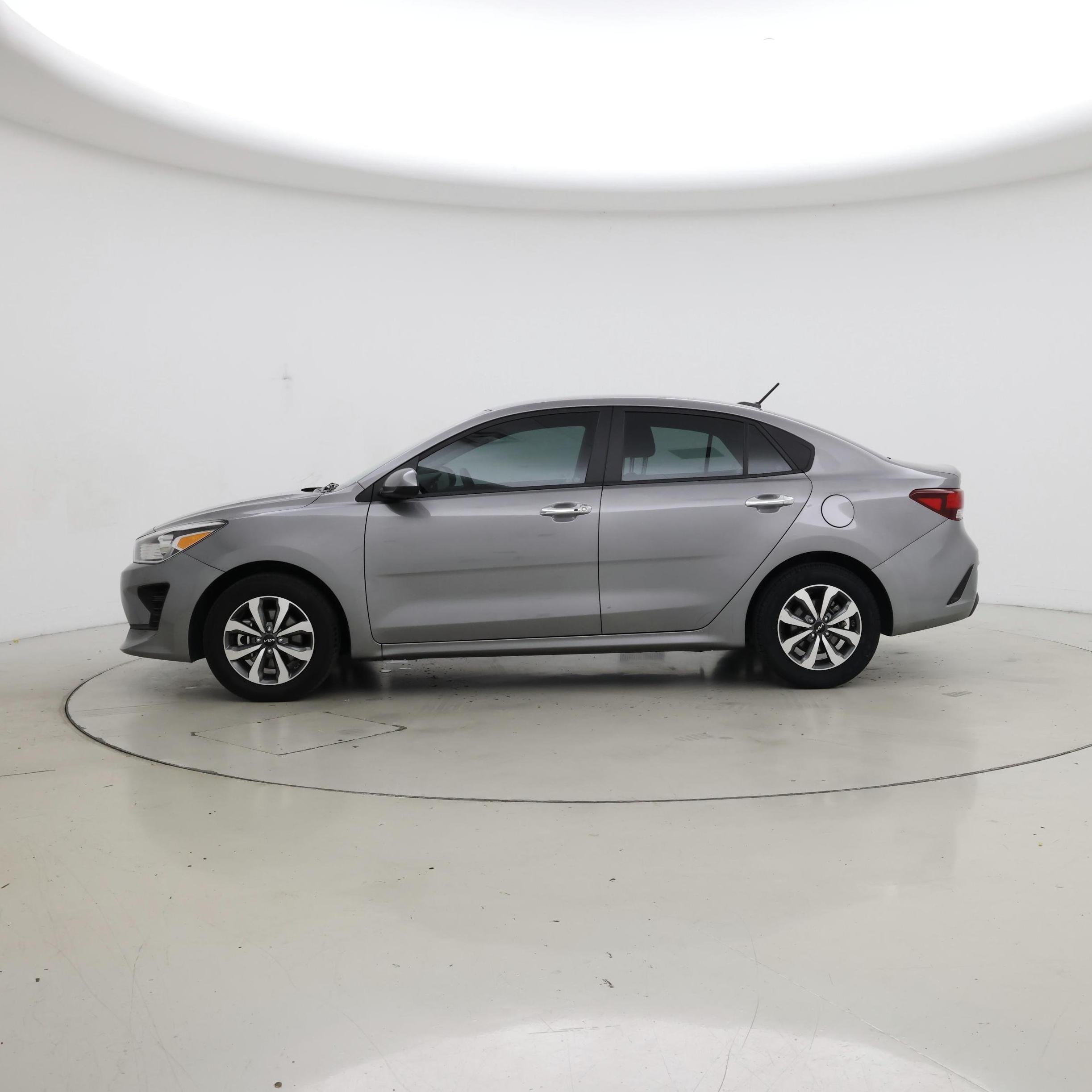 Thumbnail: 2023 Kia Rio - 3