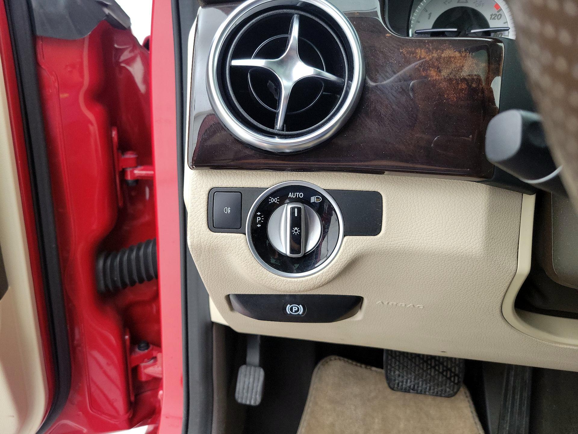 Thumbnail: 2015 Mercedes-Benz GLK - 13