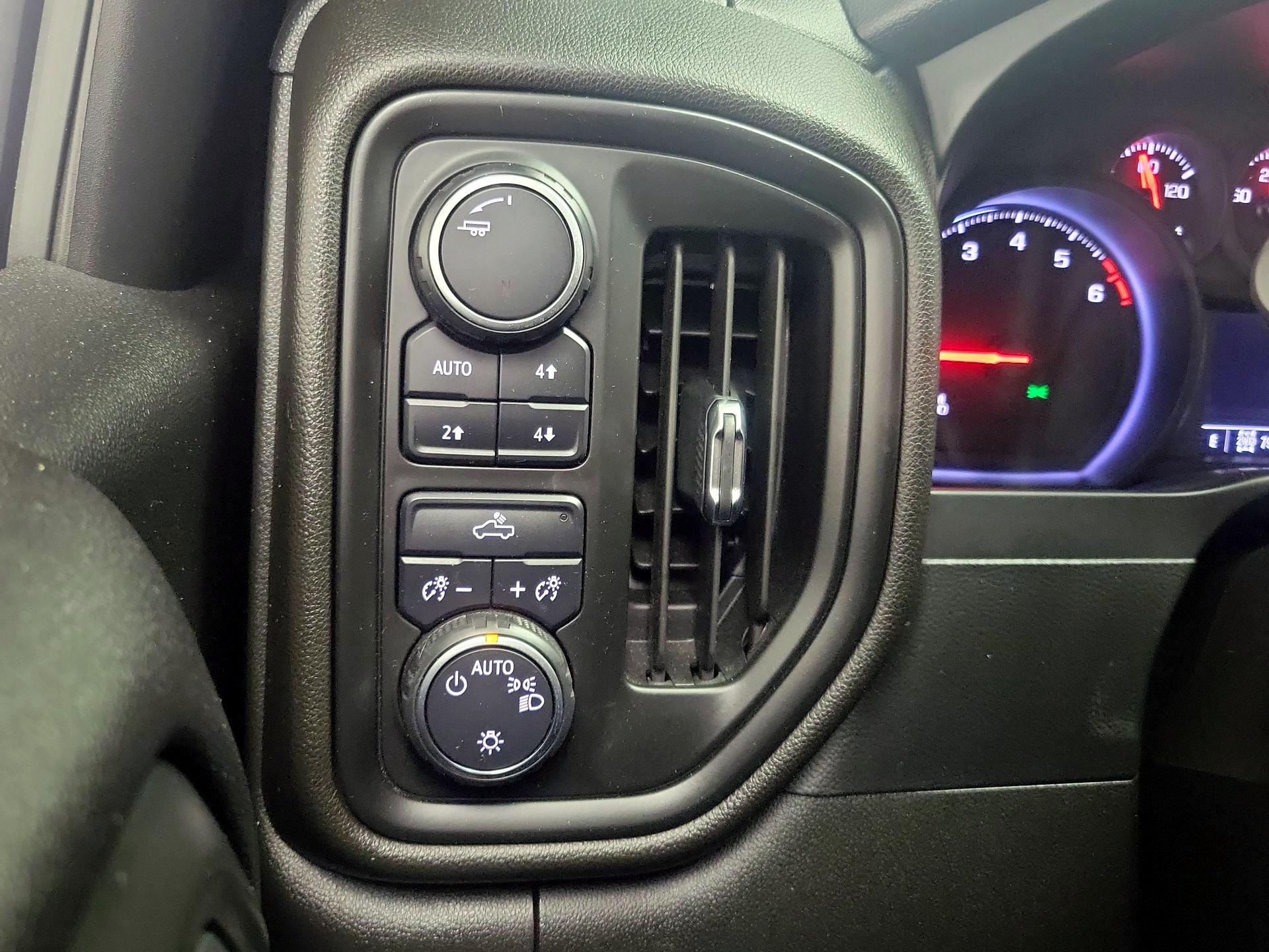 Thumbnail: 2021 Chevrolet Silverado 1500 - 13