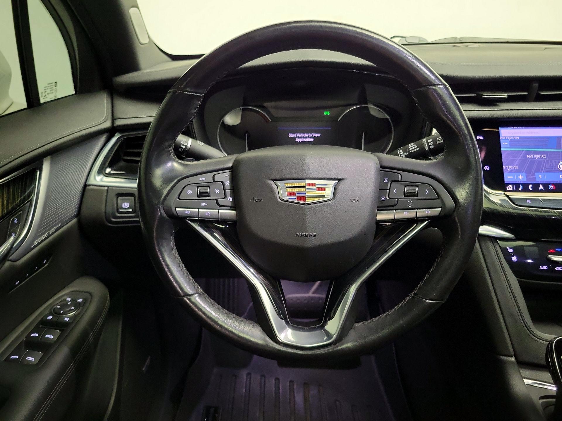 Thumbnail: 2022 Cadillac XT6 - 10
