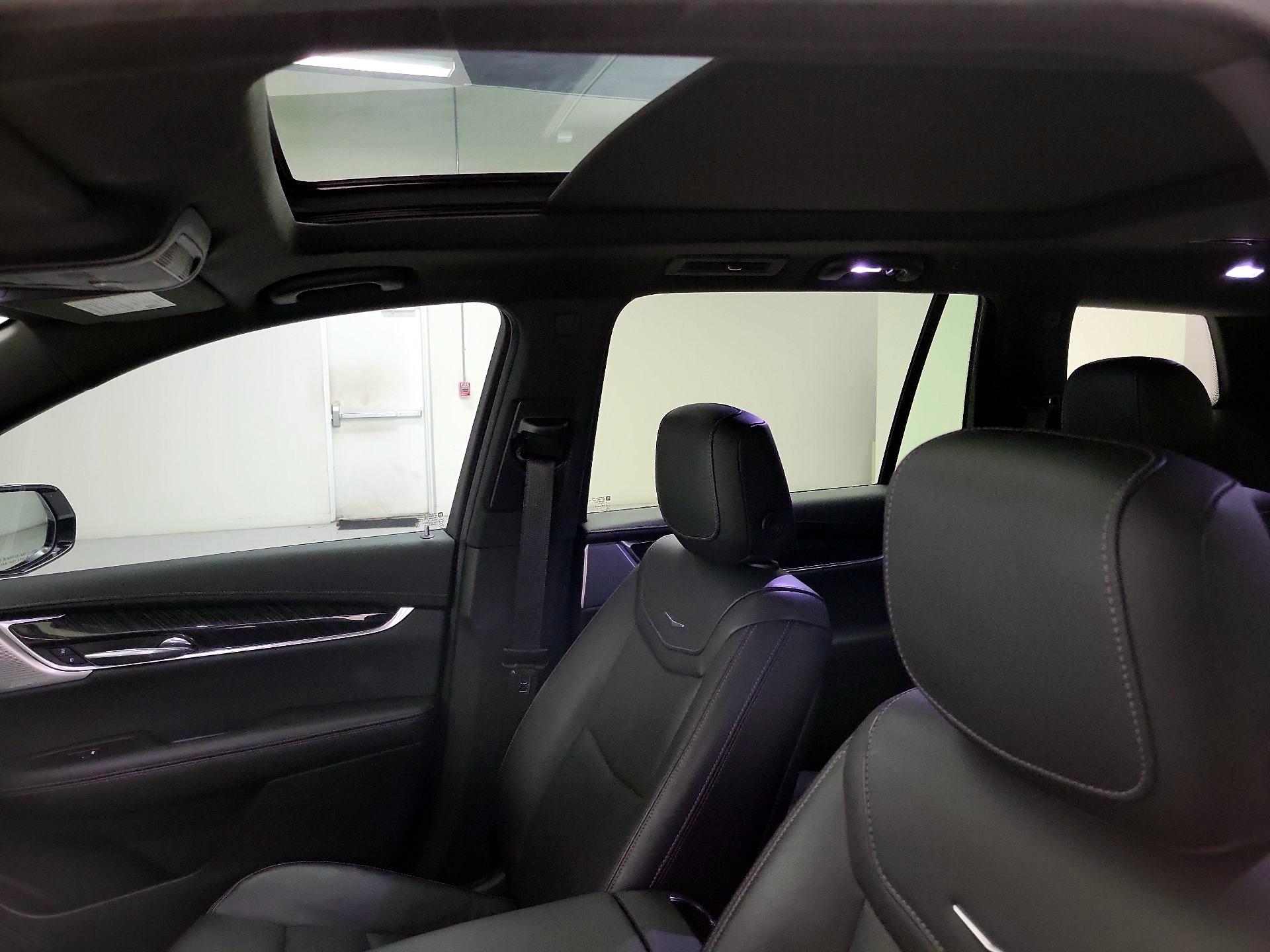 Thumbnail: 2022 Cadillac XT6 - 20