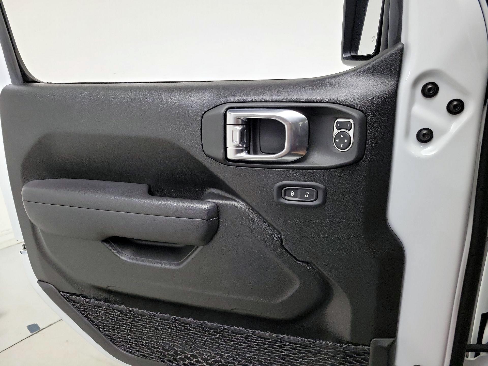 Thumbnail: 2025 Jeep Wrangler - 12