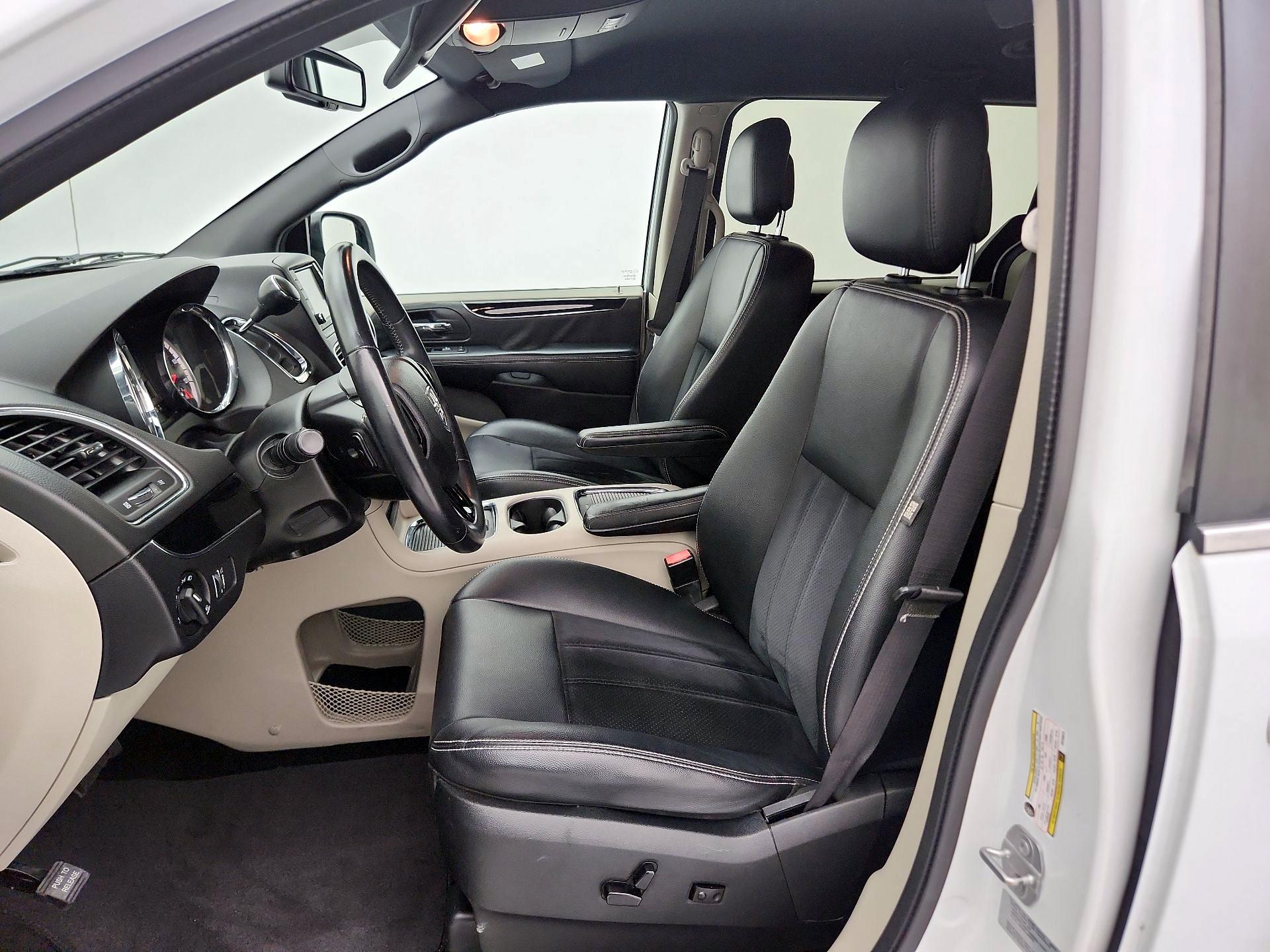 Thumbnail: 2017 Dodge Grand Caravan - 11