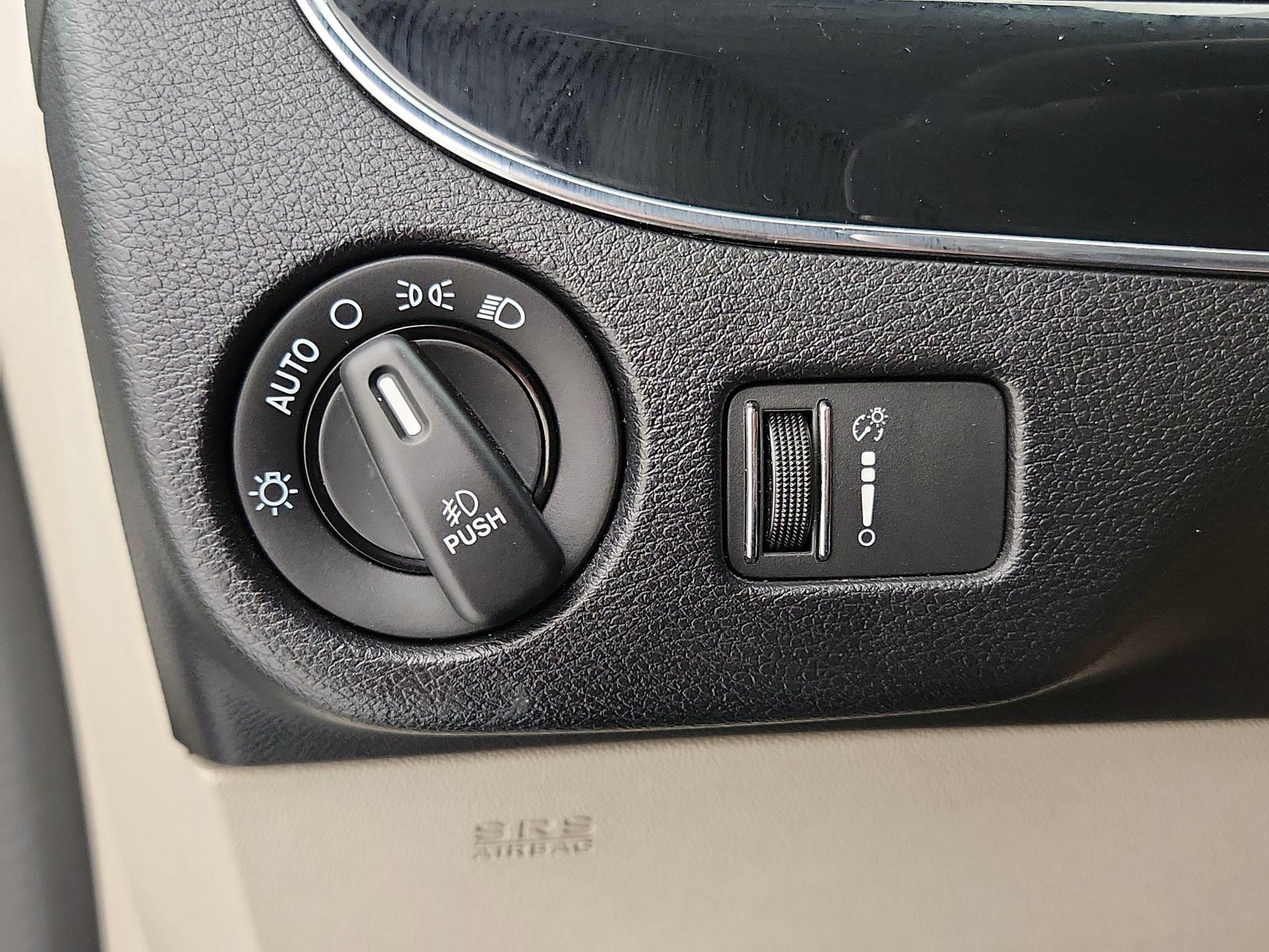 Thumbnail: 2017 Dodge Grand Caravan - 13