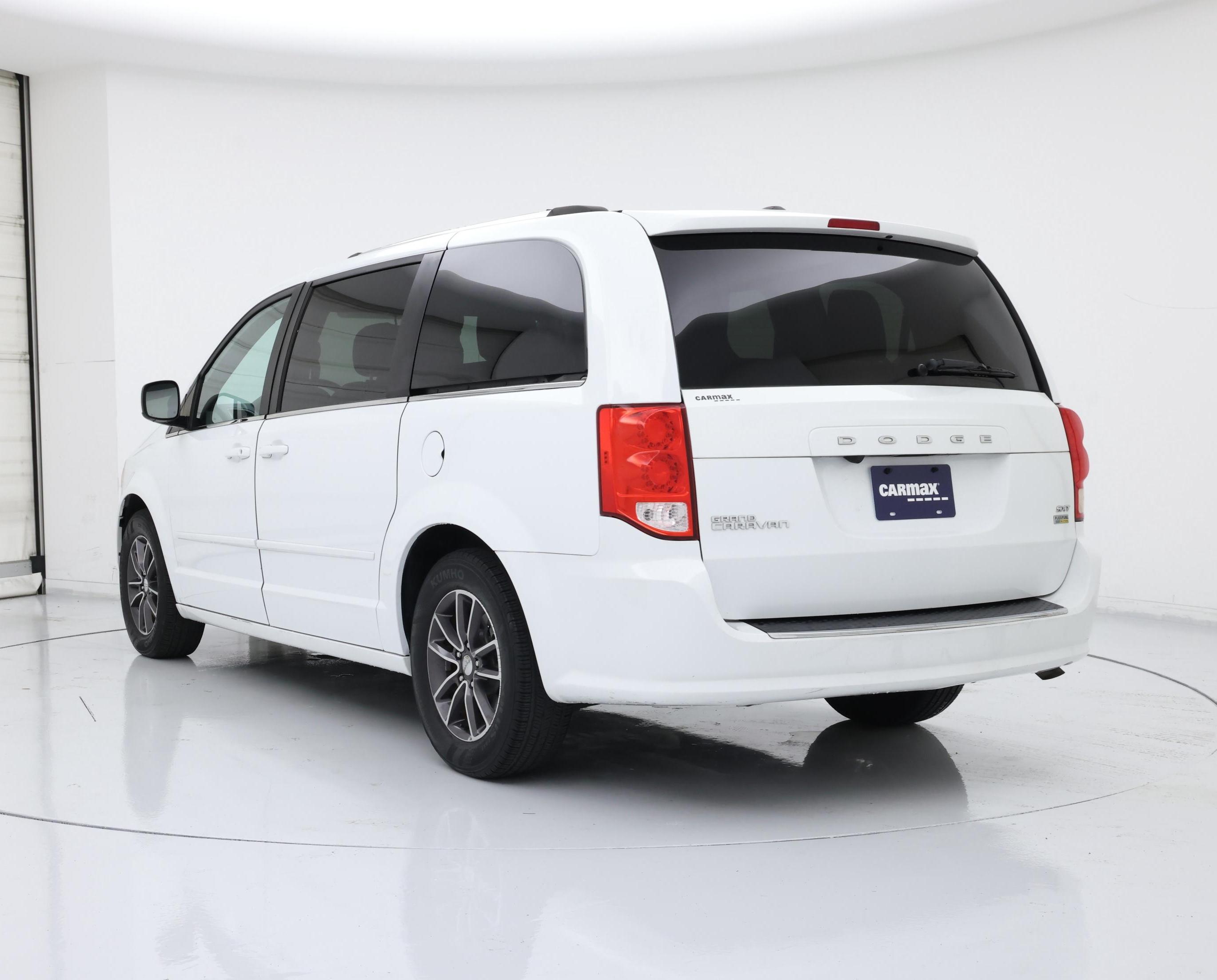 Thumbnail: 2017 Dodge Grand Caravan - 2