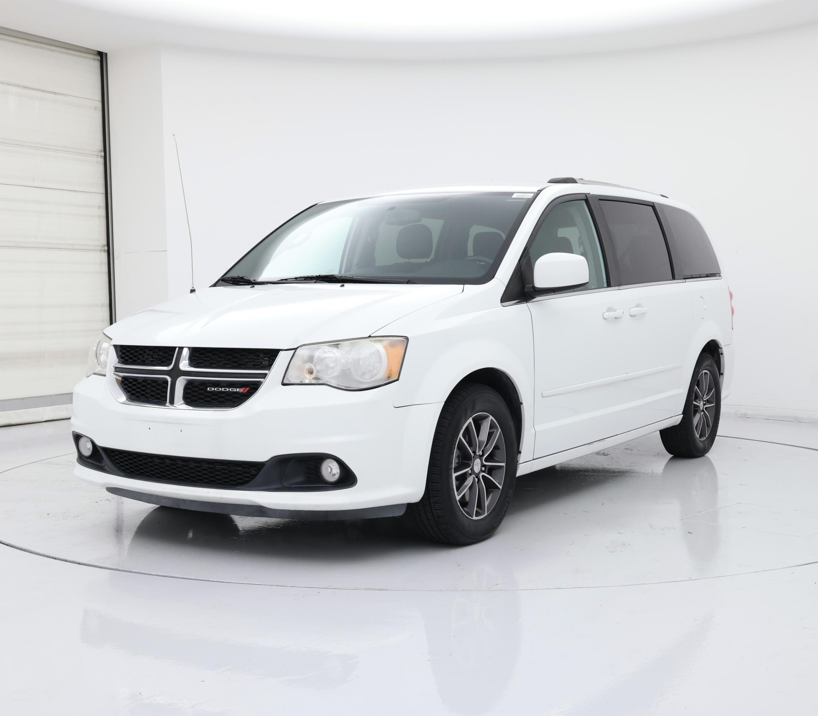 Thumbnail: 2017 Dodge Grand Caravan - 4