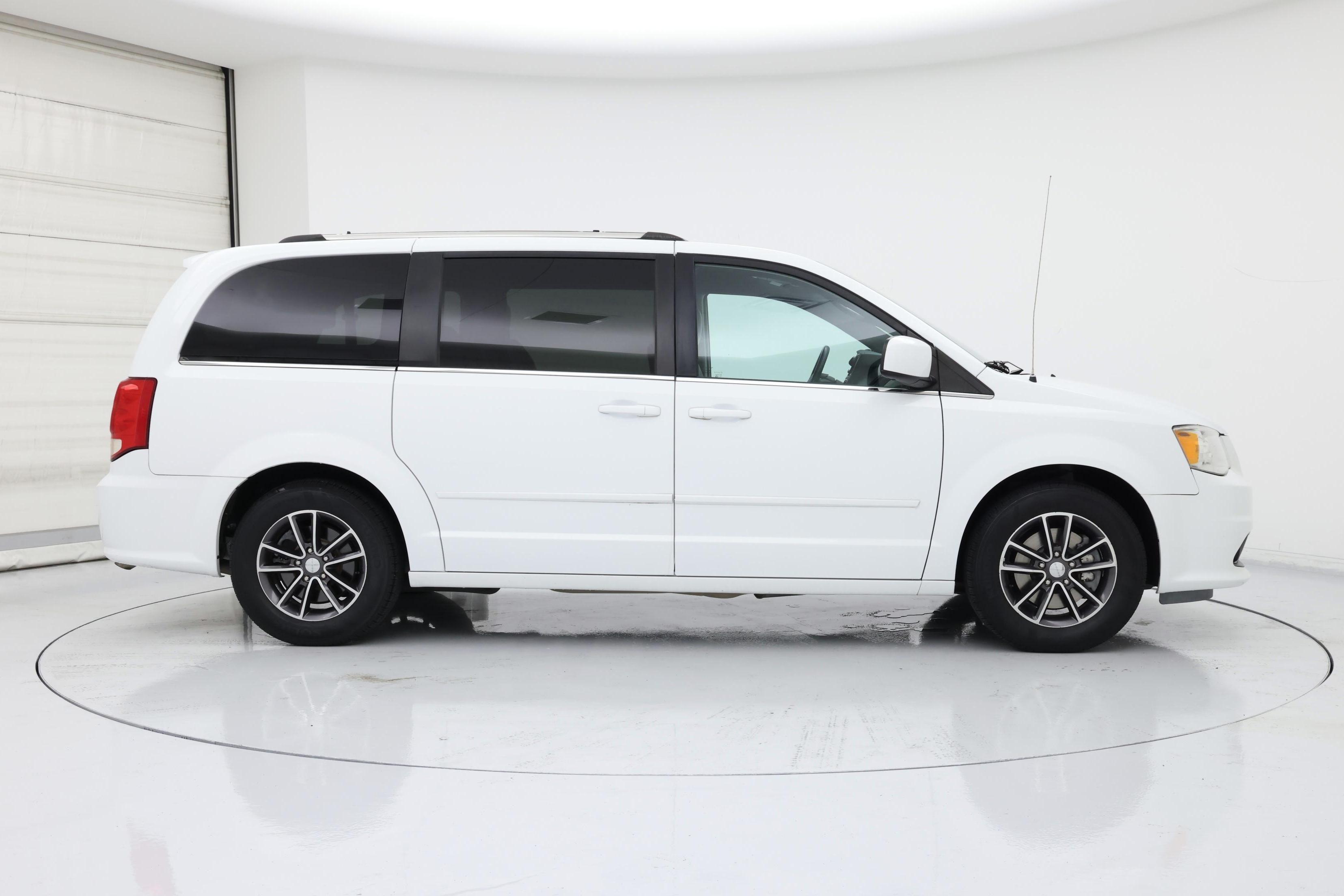 Thumbnail: 2017 Dodge Grand Caravan - 7