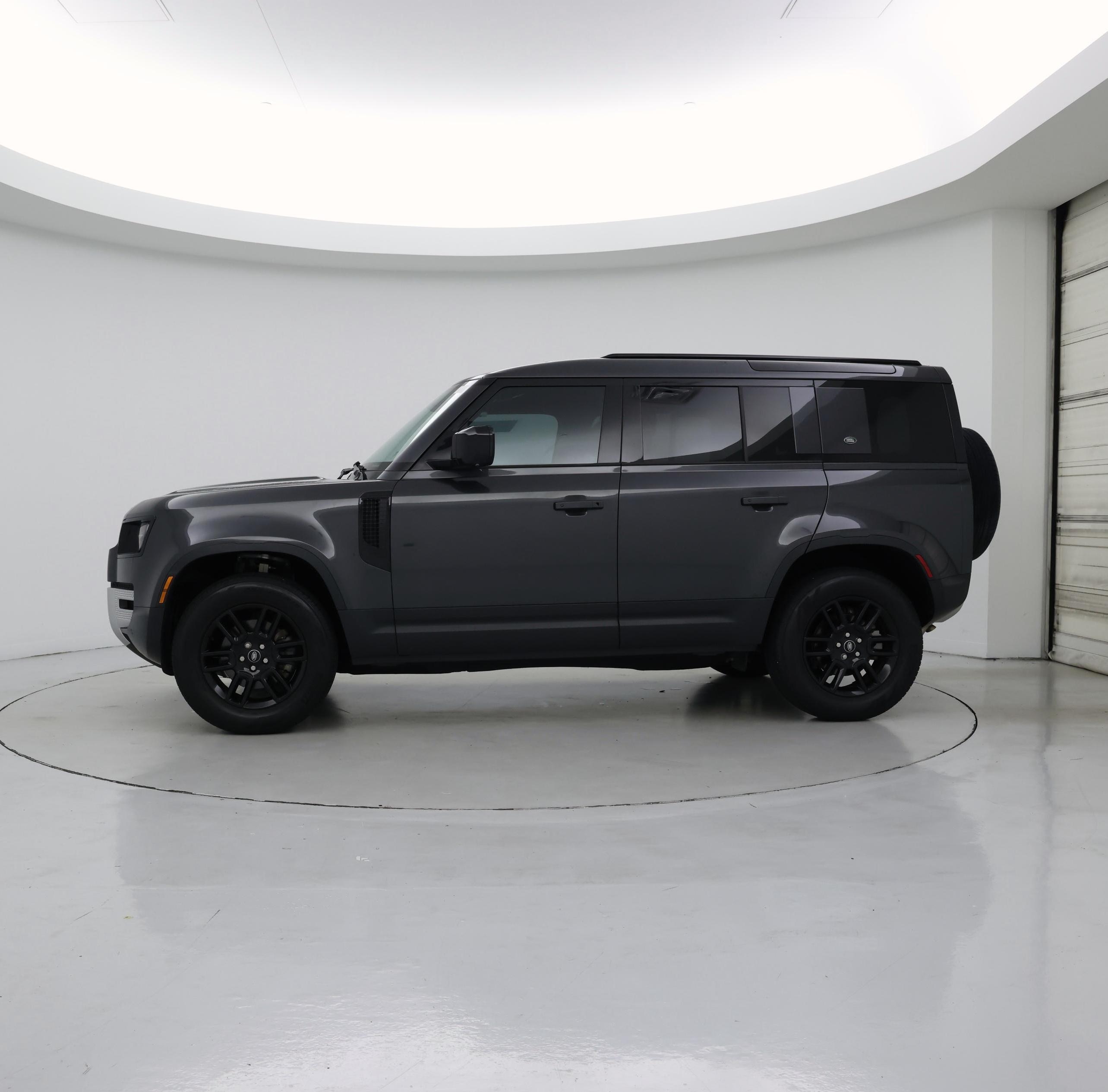 Thumbnail: 2023 Land Rover Defender - 3
