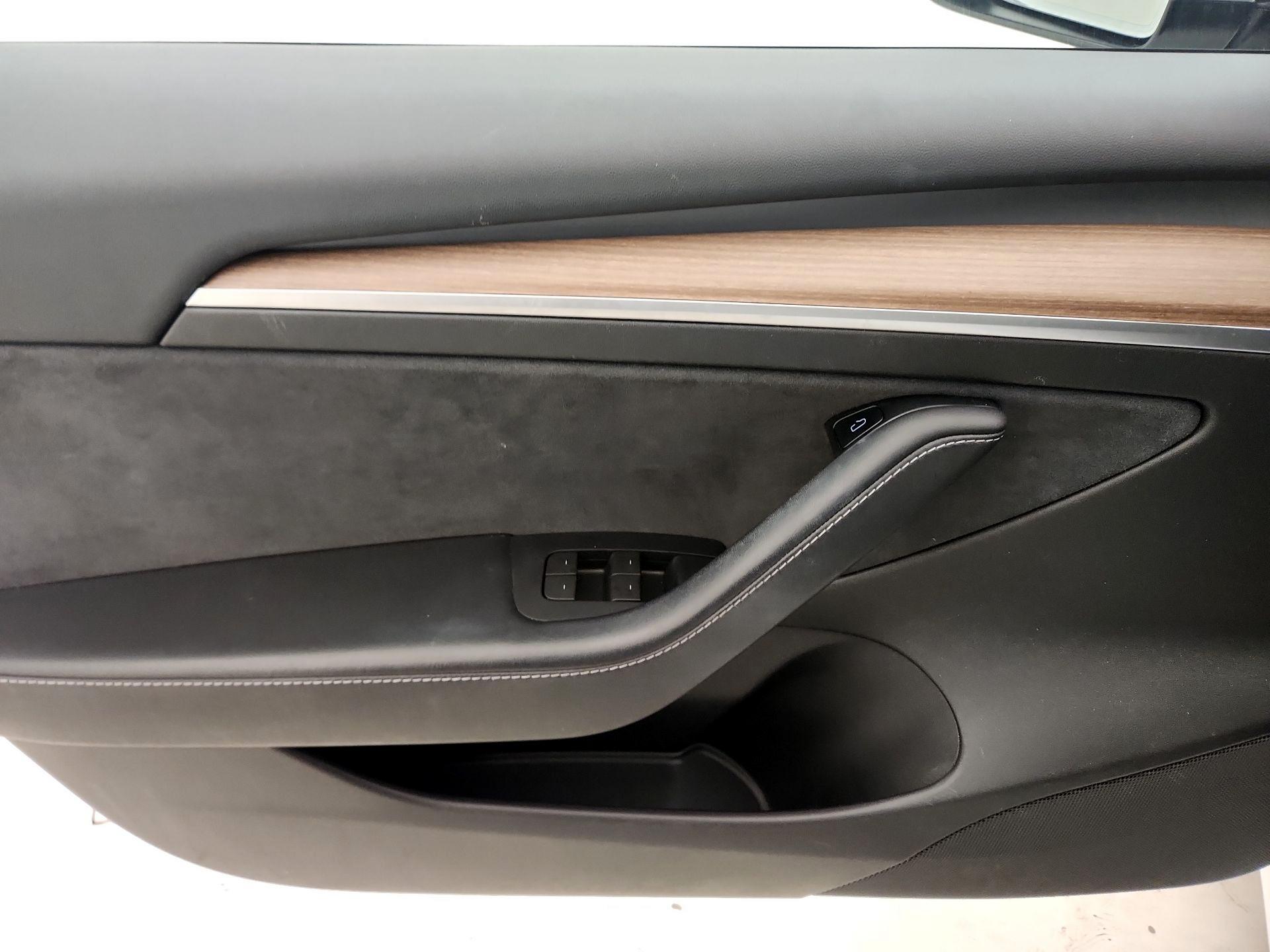 Thumbnail: 2022 Tesla Model 3 - 12