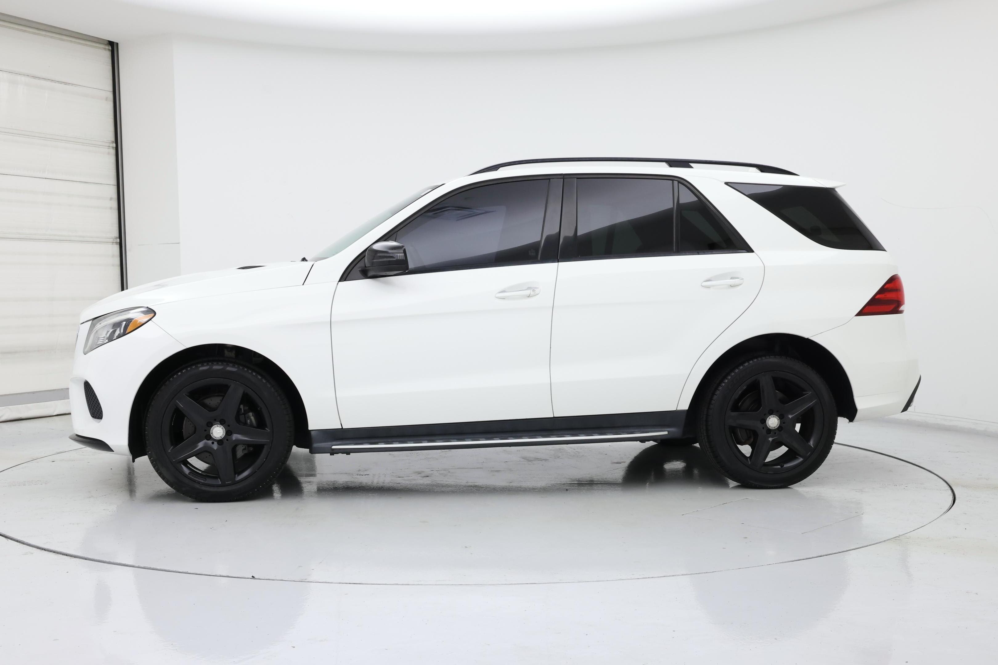 Thumbnail: 2017 Mercedes-Benz GLE - 3