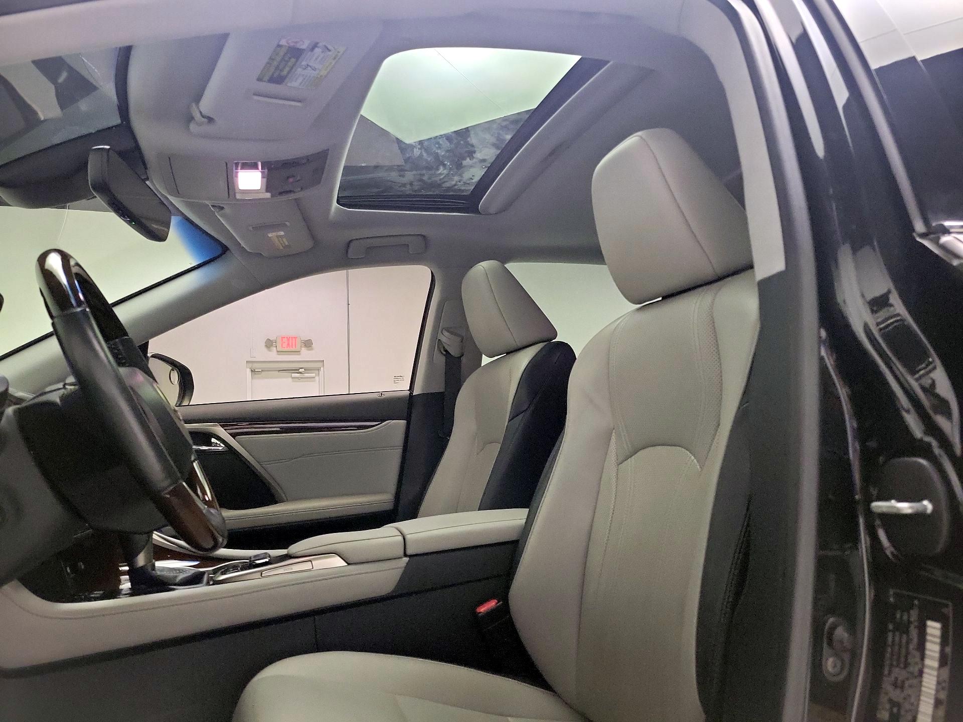 Thumbnail: 2016 Lexus RX - 19