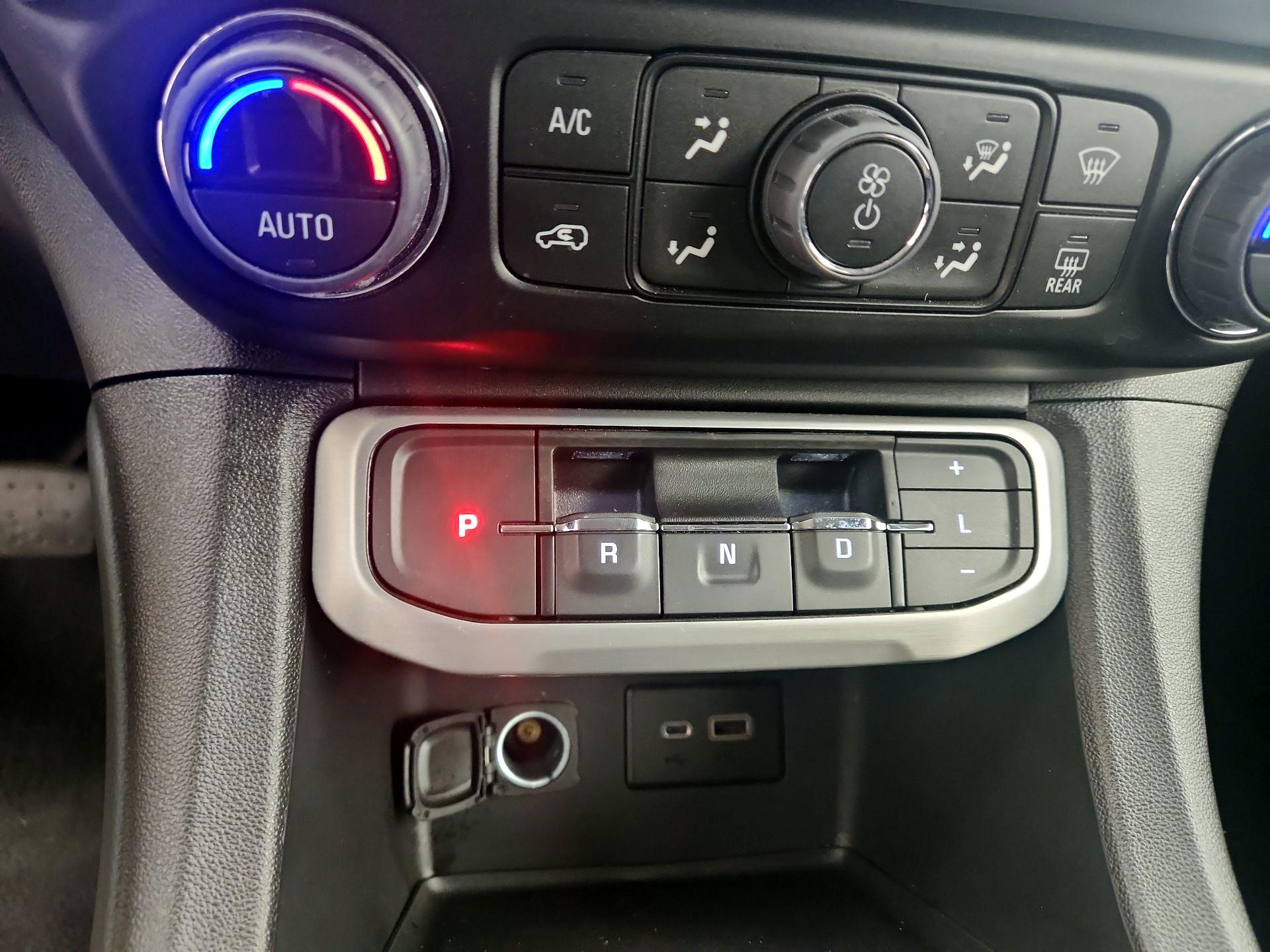 Thumbnail: 2023 GMC Acadia - 18