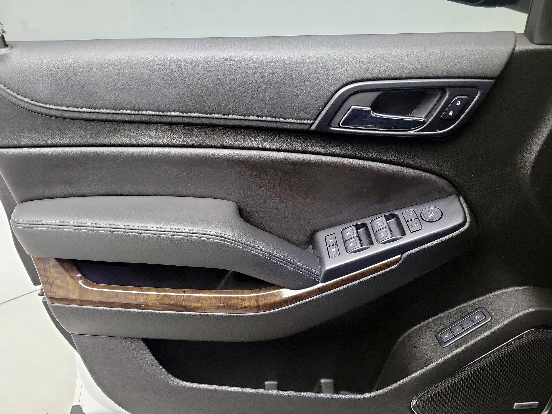 Thumbnail: 2019 Chevrolet Suburban - 12