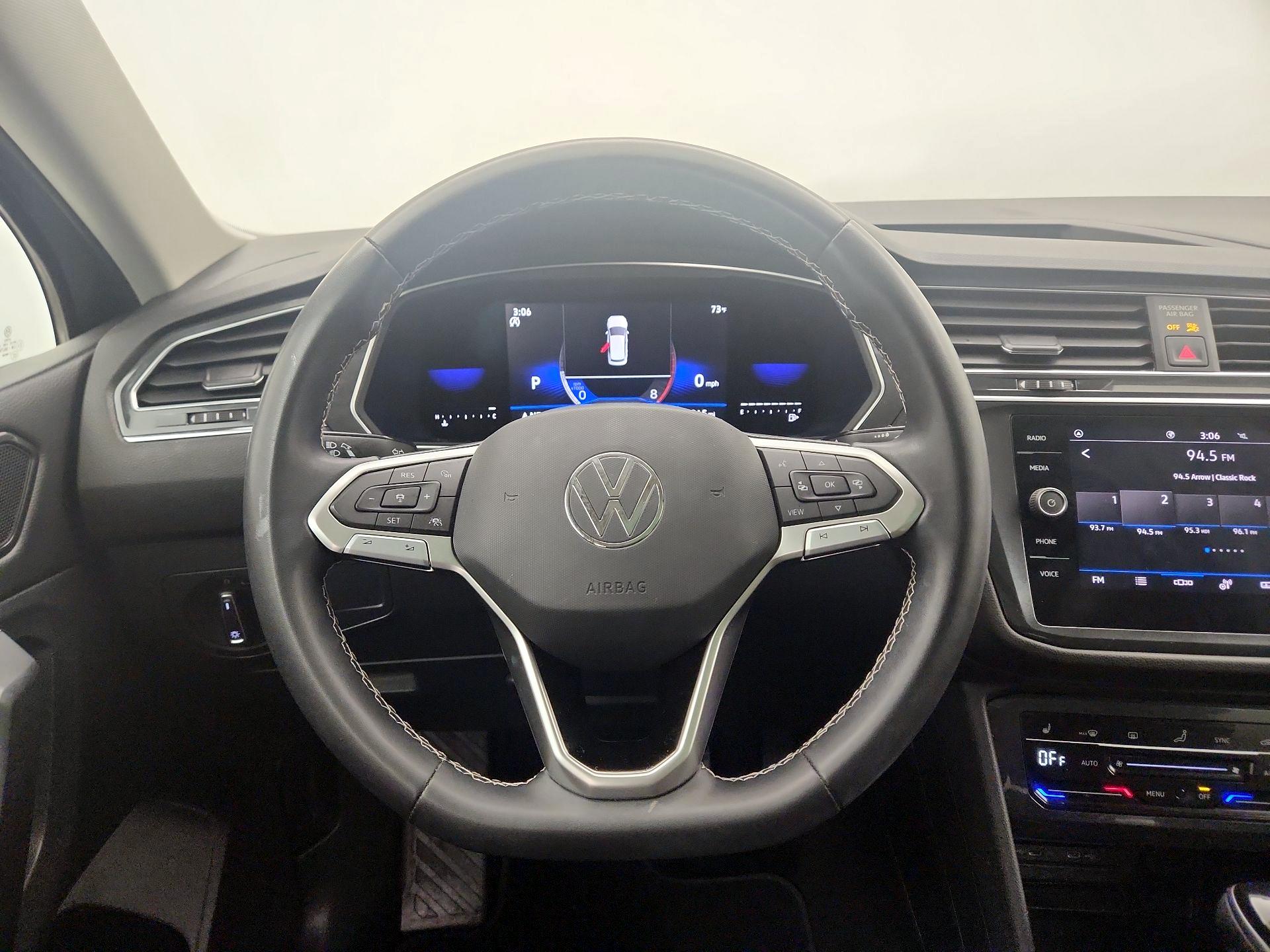 Thumbnail: 2023 Volkswagen Tiguan - 10
