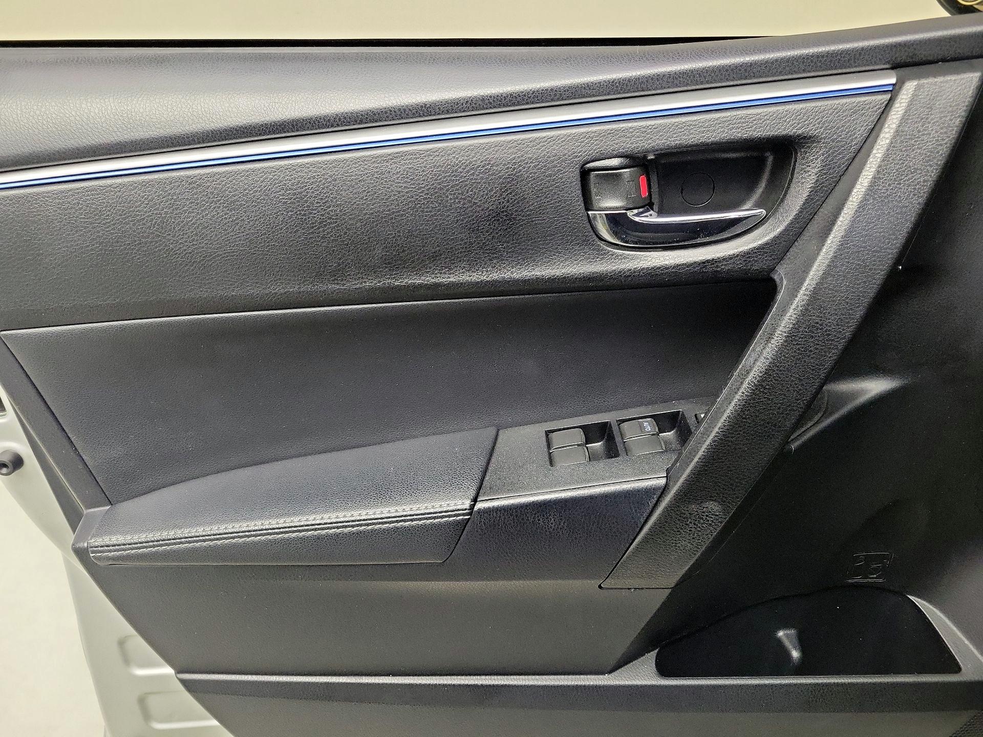 Thumbnail: 2016 Toyota Corolla - 12