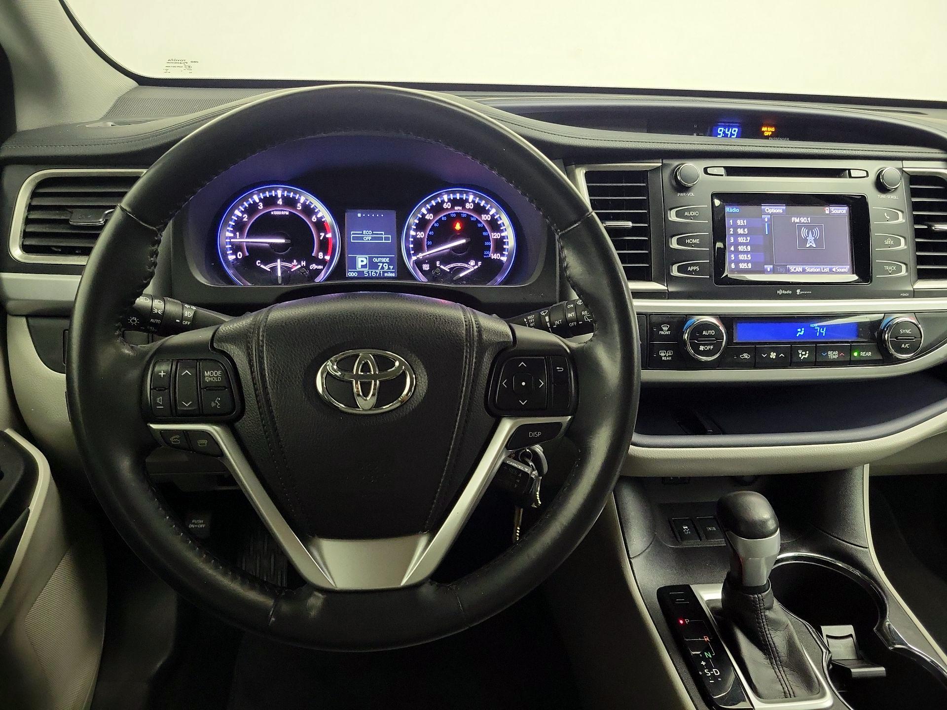 Thumbnail: 2014 Toyota Highlander - 10