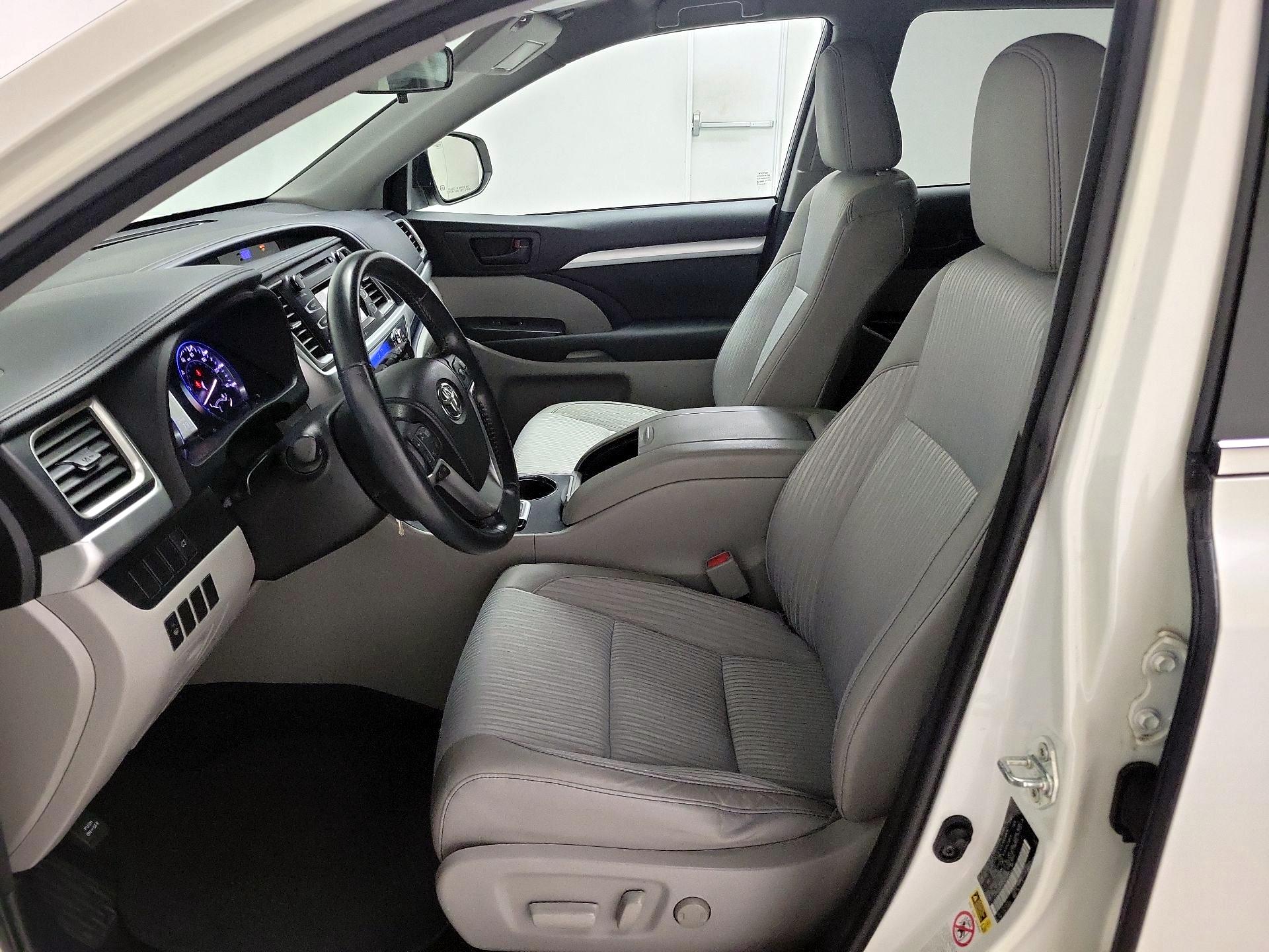 Thumbnail: 2014 Toyota Highlander - 11