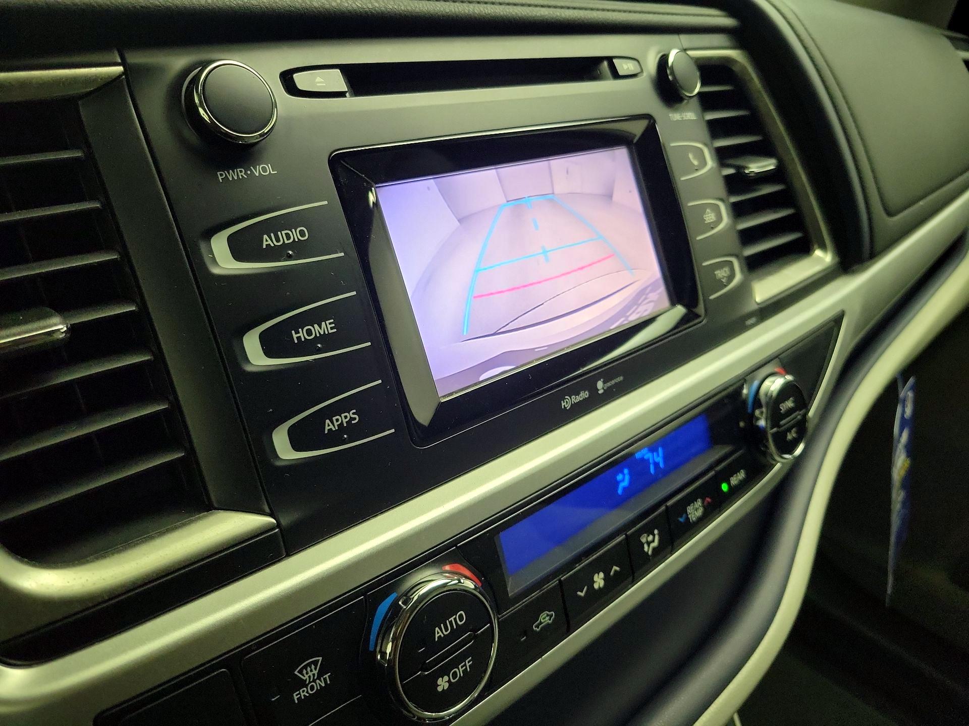 Thumbnail: 2014 Toyota Highlander - 14