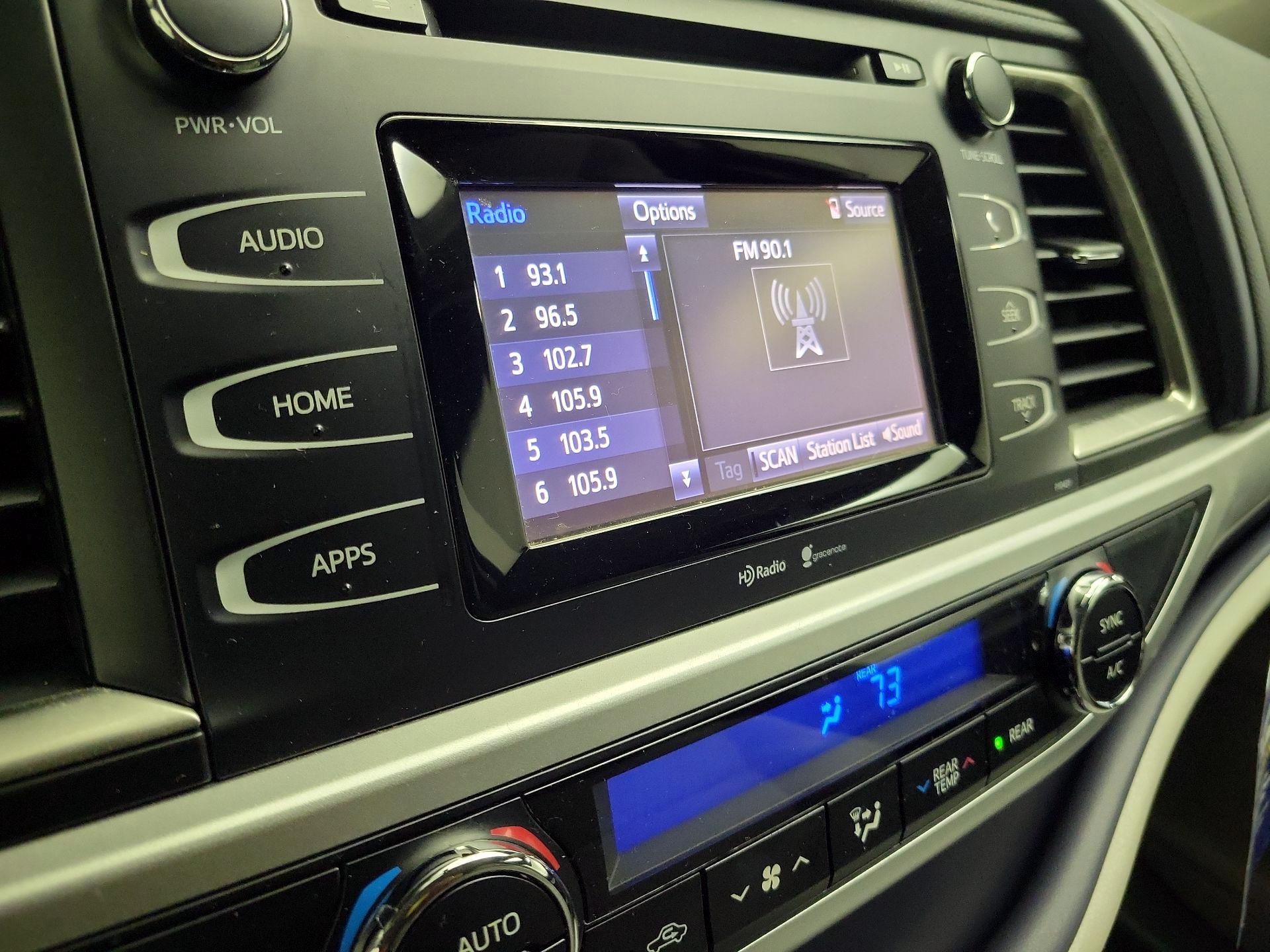 Thumbnail: 2014 Toyota Highlander - 15