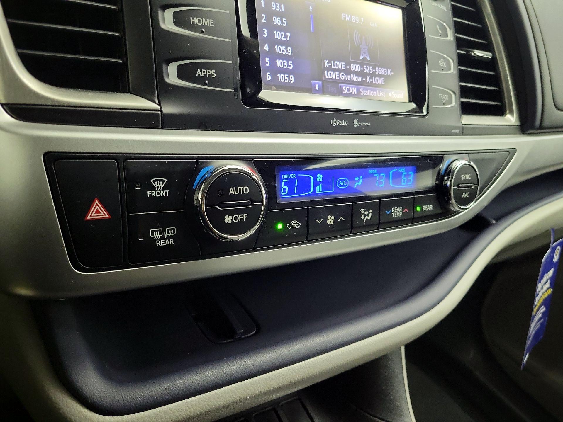 Thumbnail: 2014 Toyota Highlander - 16
