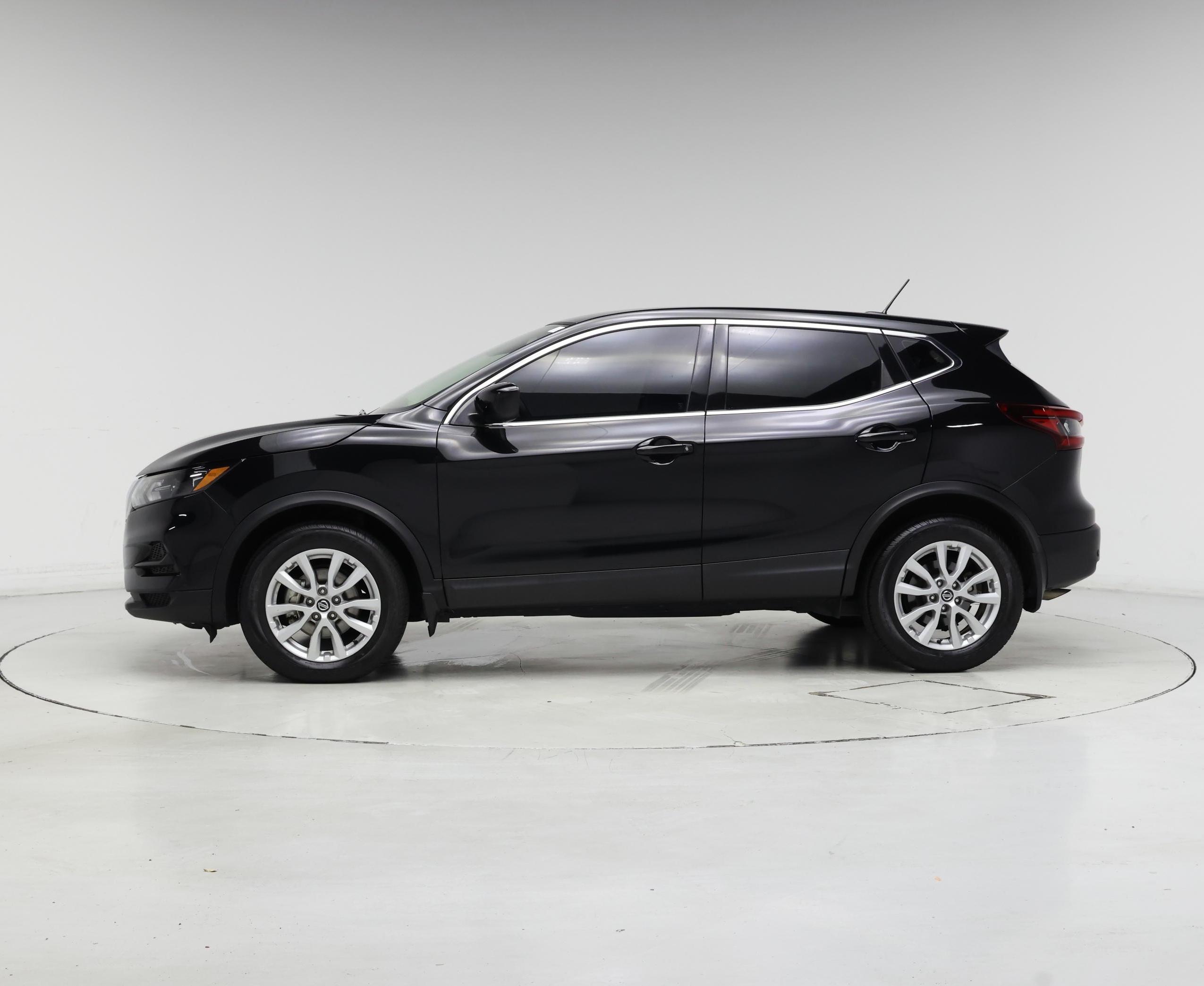 Thumbnail: 2022 Nissan Rogue Sport - 3