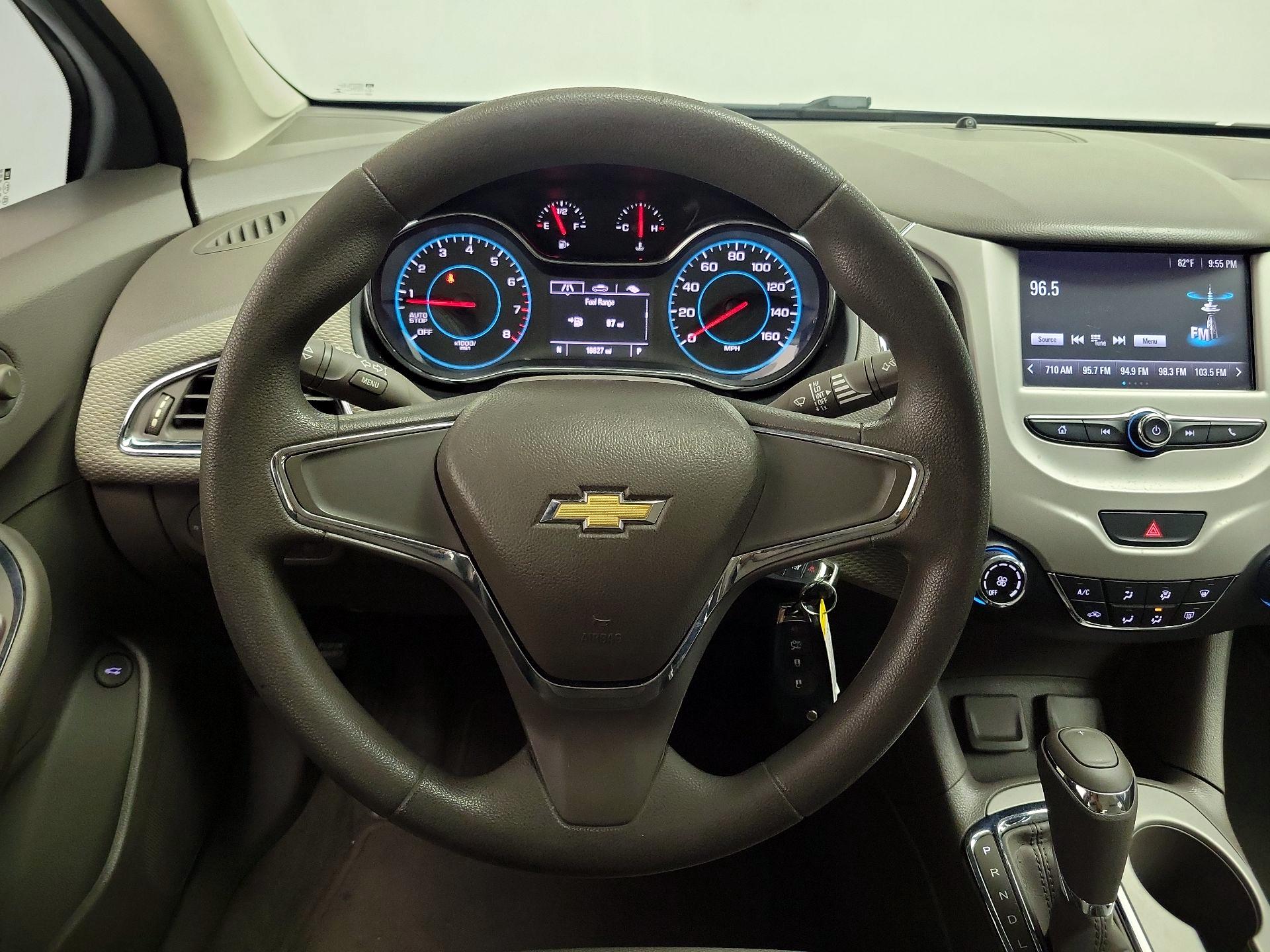Thumbnail: 2017 Chevrolet Cruze - 10