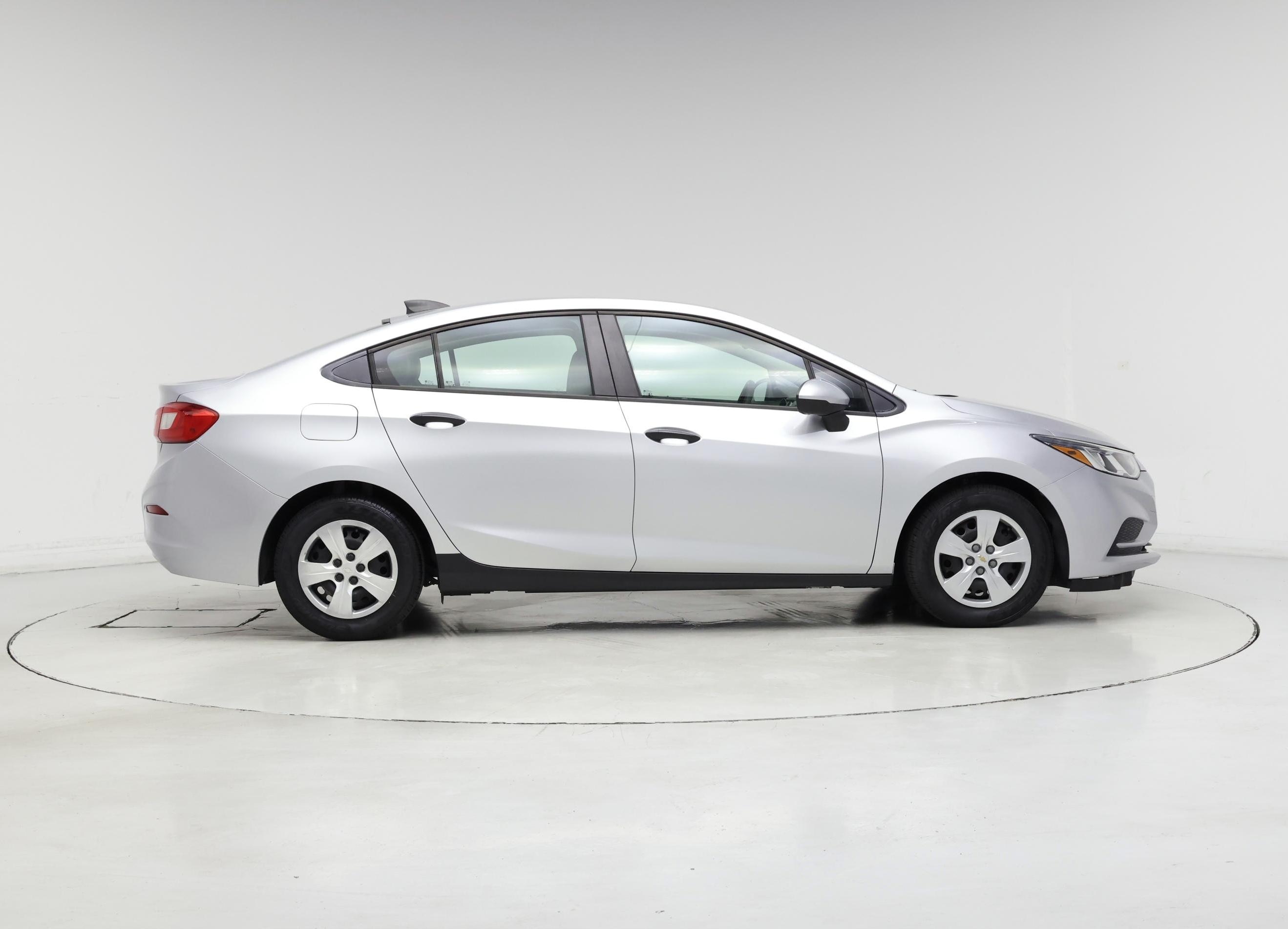 Thumbnail: 2017 Chevrolet Cruze - 7