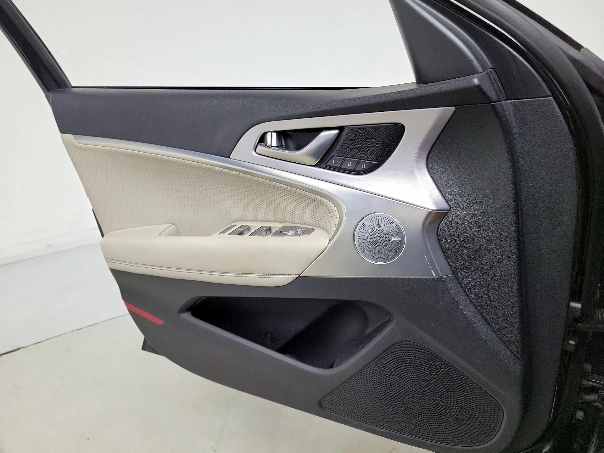 Thumbnail: 2019 Genesis G70 - 12