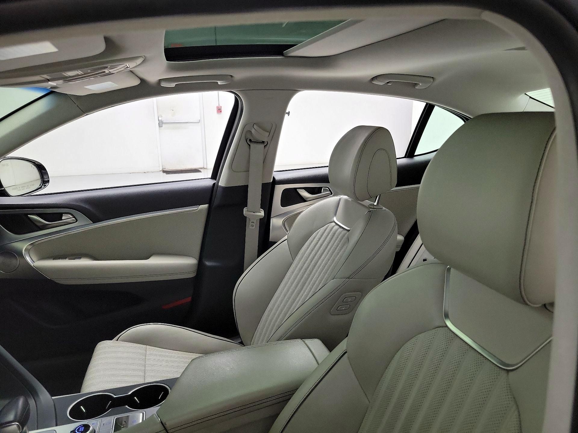 Thumbnail: 2019 Genesis G70 - 20
