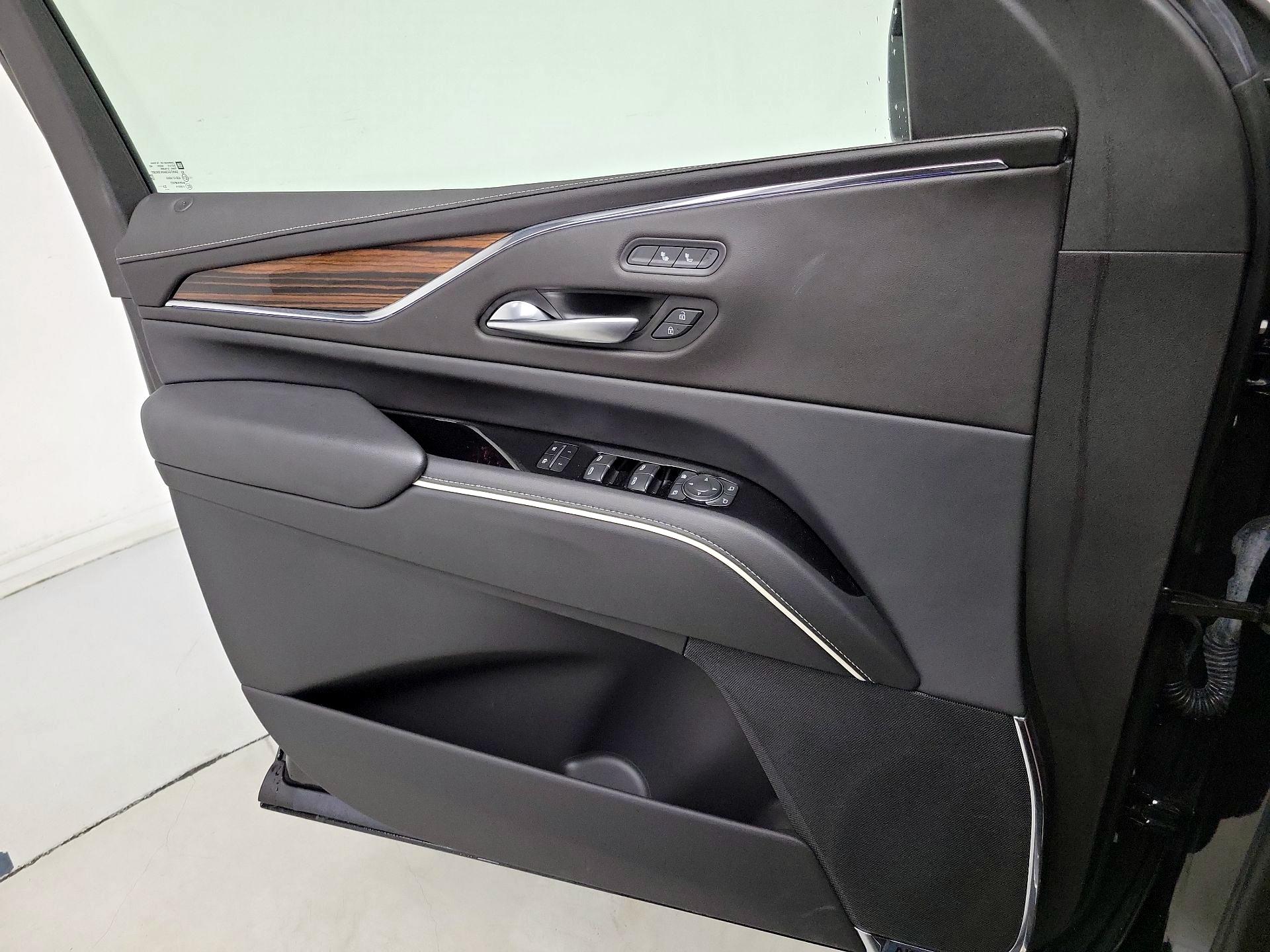 Thumbnail: 2024 Cadillac Escalade - 12