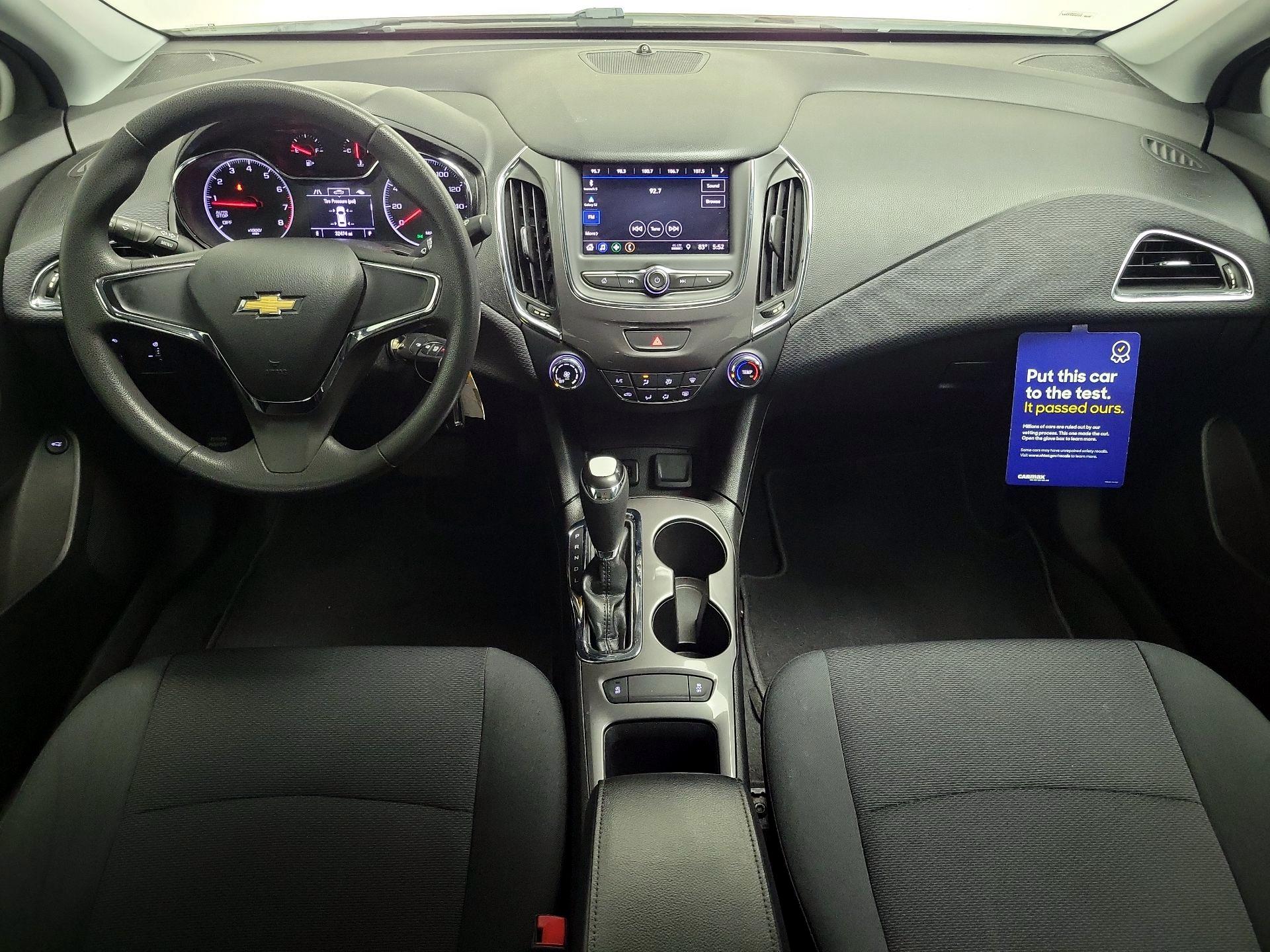 Thumbnail: 2019 Chevrolet Cruze - 9
