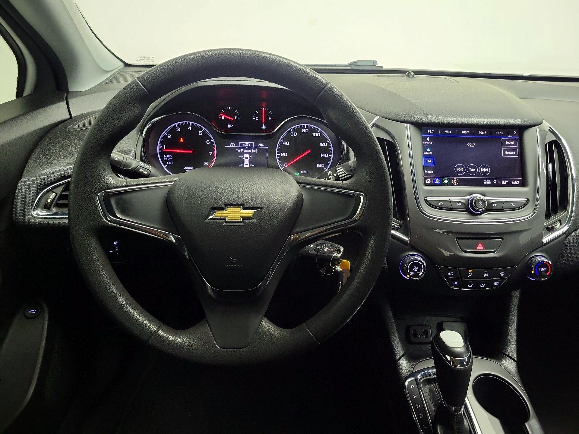 Thumbnail: 2019 Chevrolet Cruze - 10