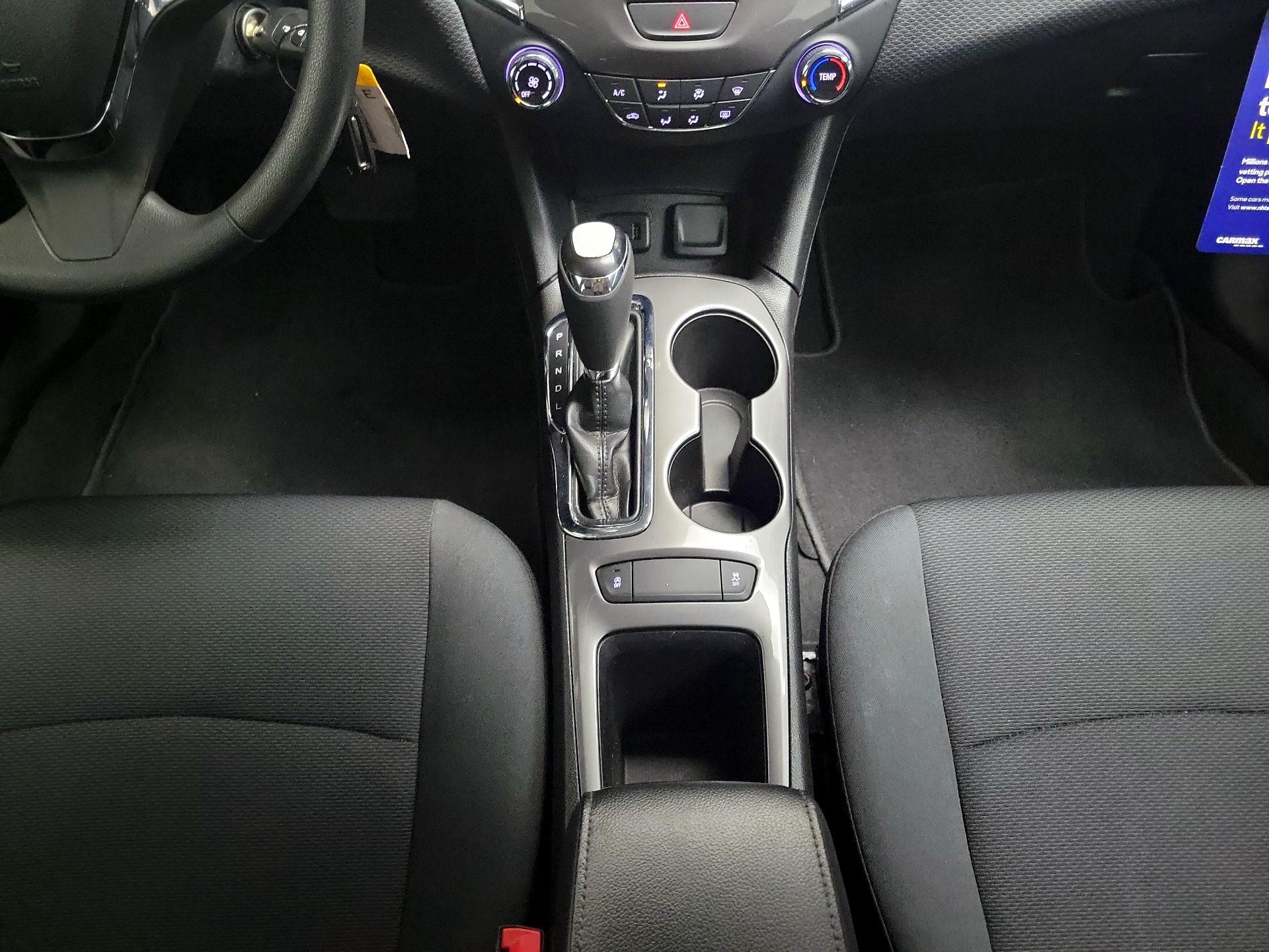 Thumbnail: 2019 Chevrolet Cruze - 17