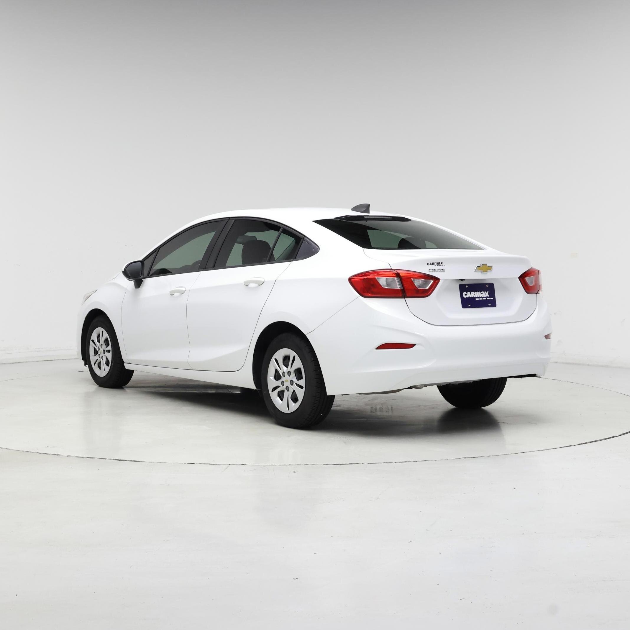 Thumbnail: 2019 Chevrolet Cruze - 2