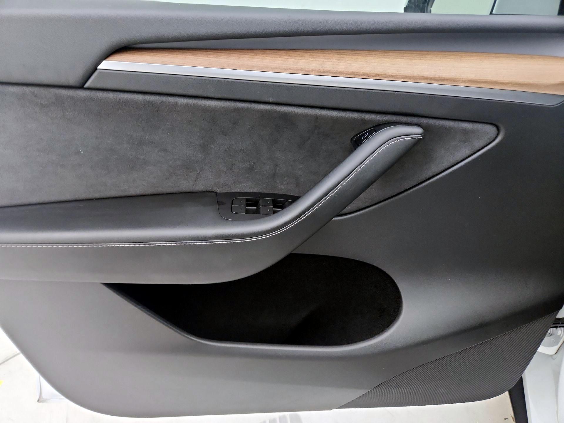 Thumbnail: 2022 Tesla Model Y - 12