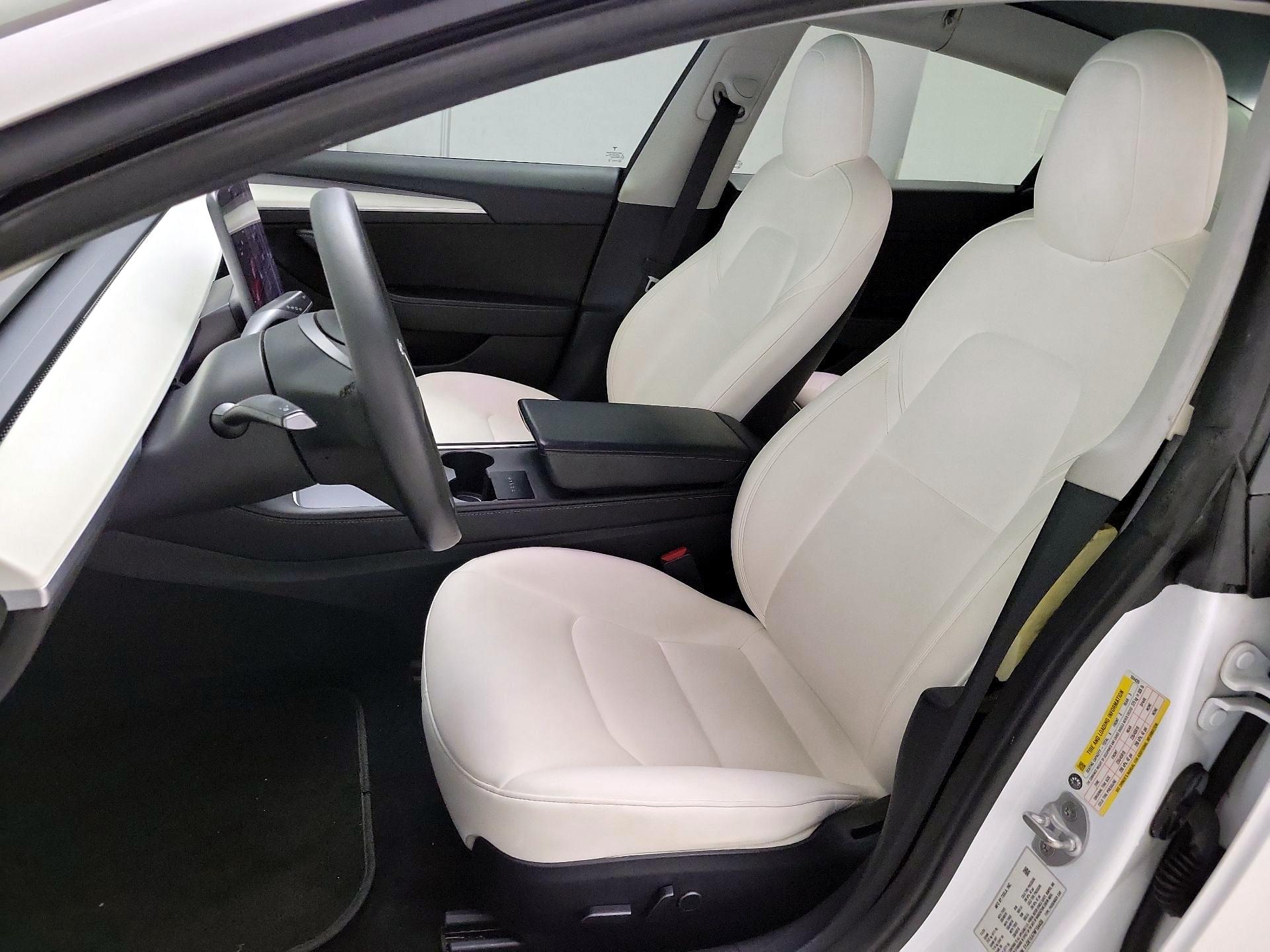 Thumbnail: 2022 Tesla Model 3 - 11