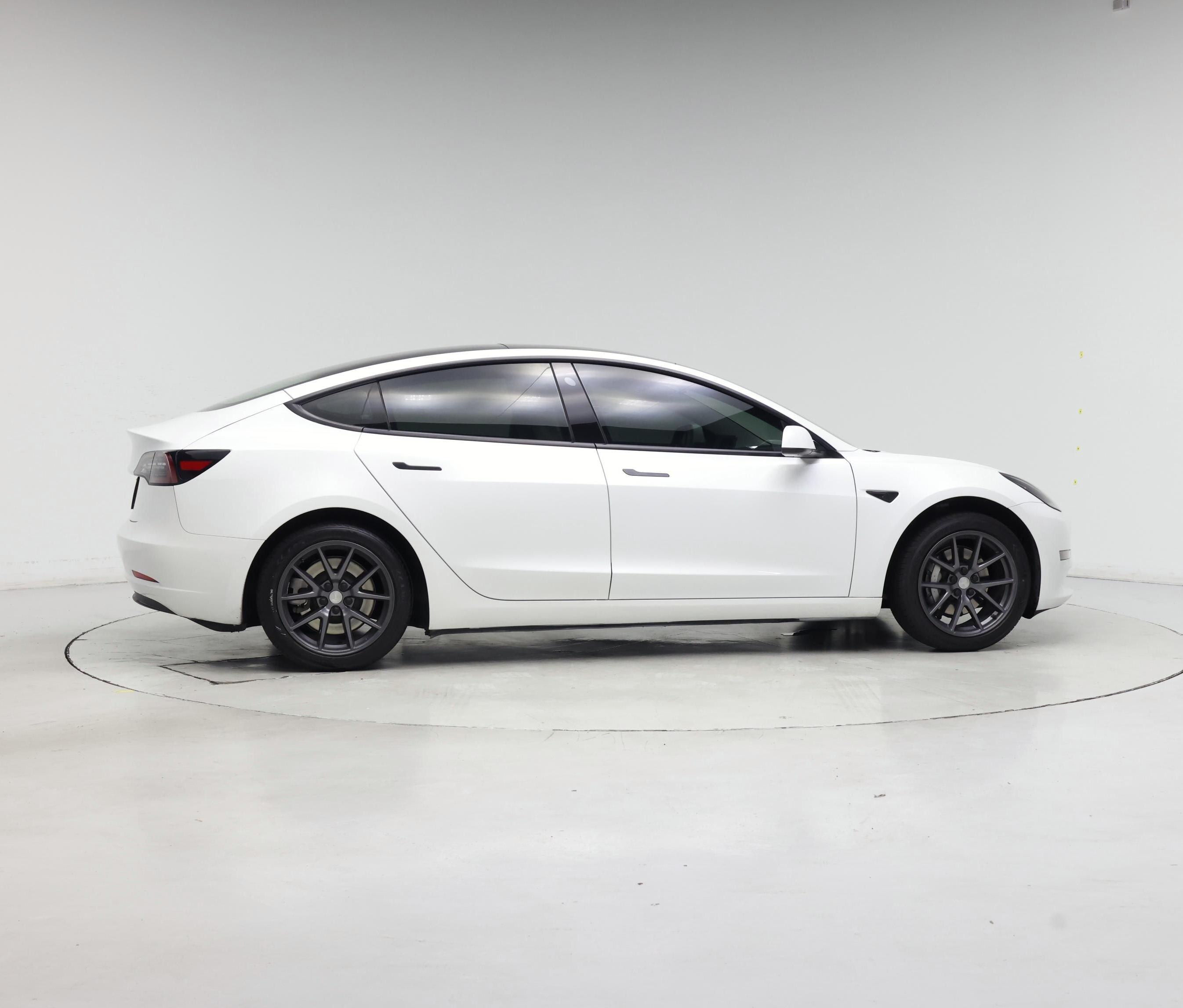 Thumbnail: 2022 Tesla Model 3 - 7